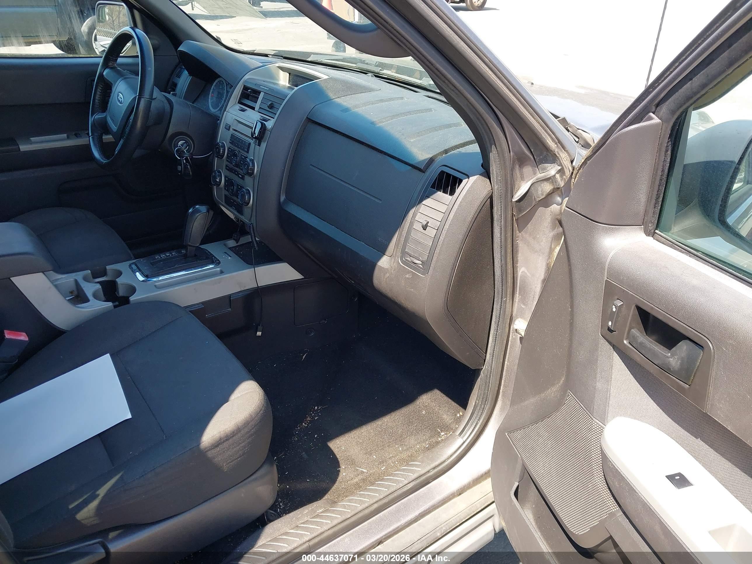 FORD ESCAPE image 5