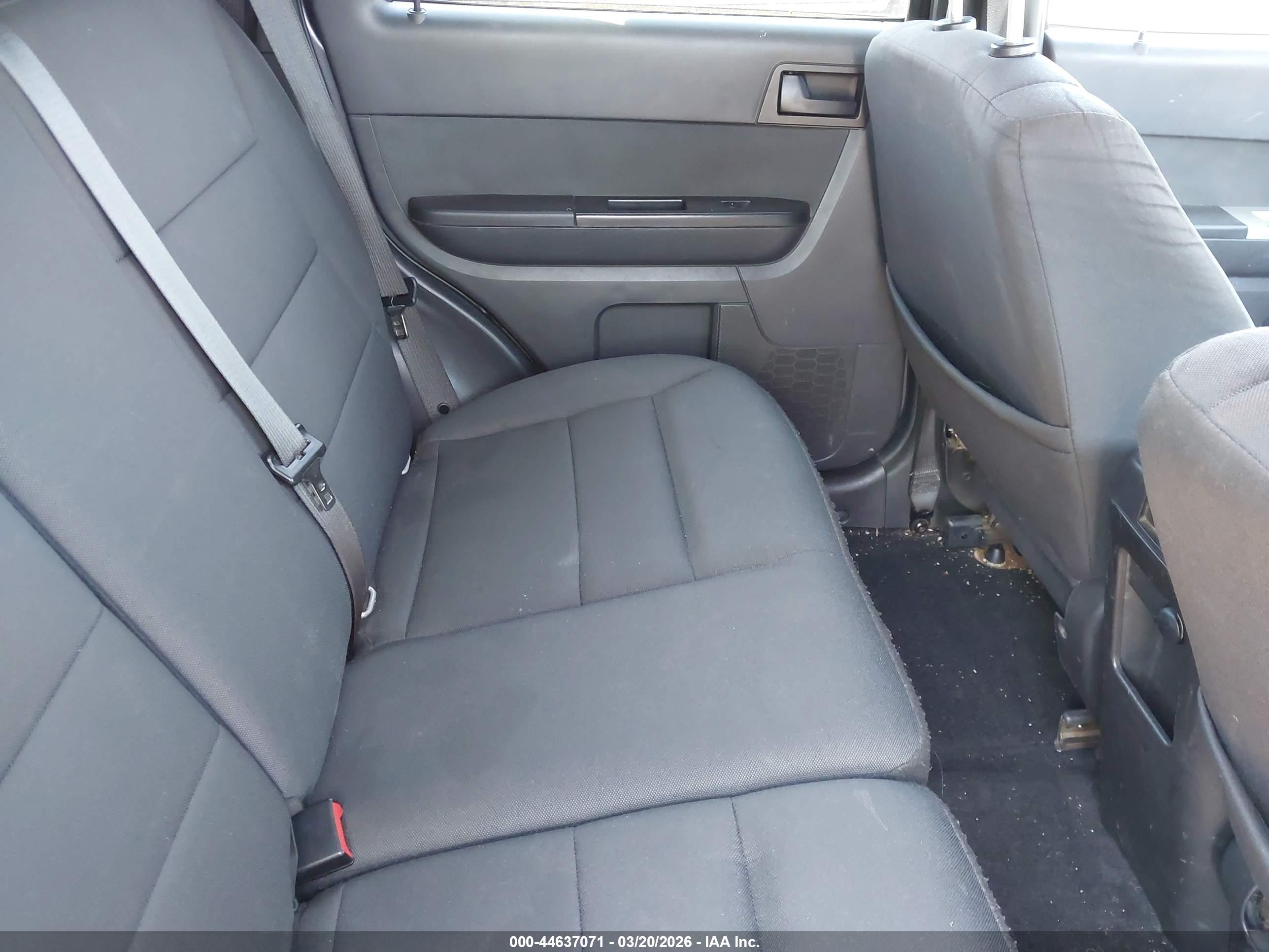 FORD ESCAPE image 8