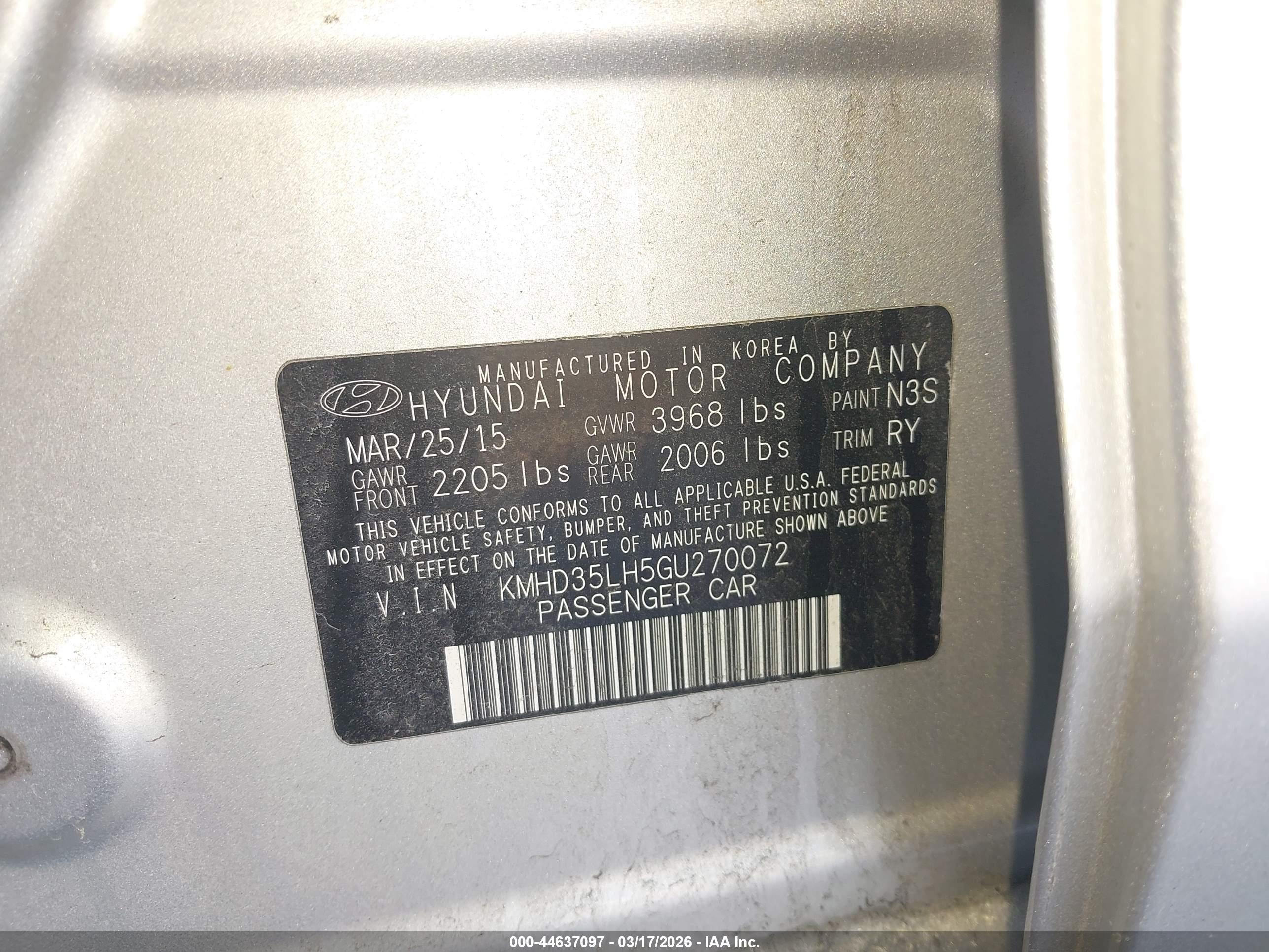 HYUNDAI ELANTRA image 9
