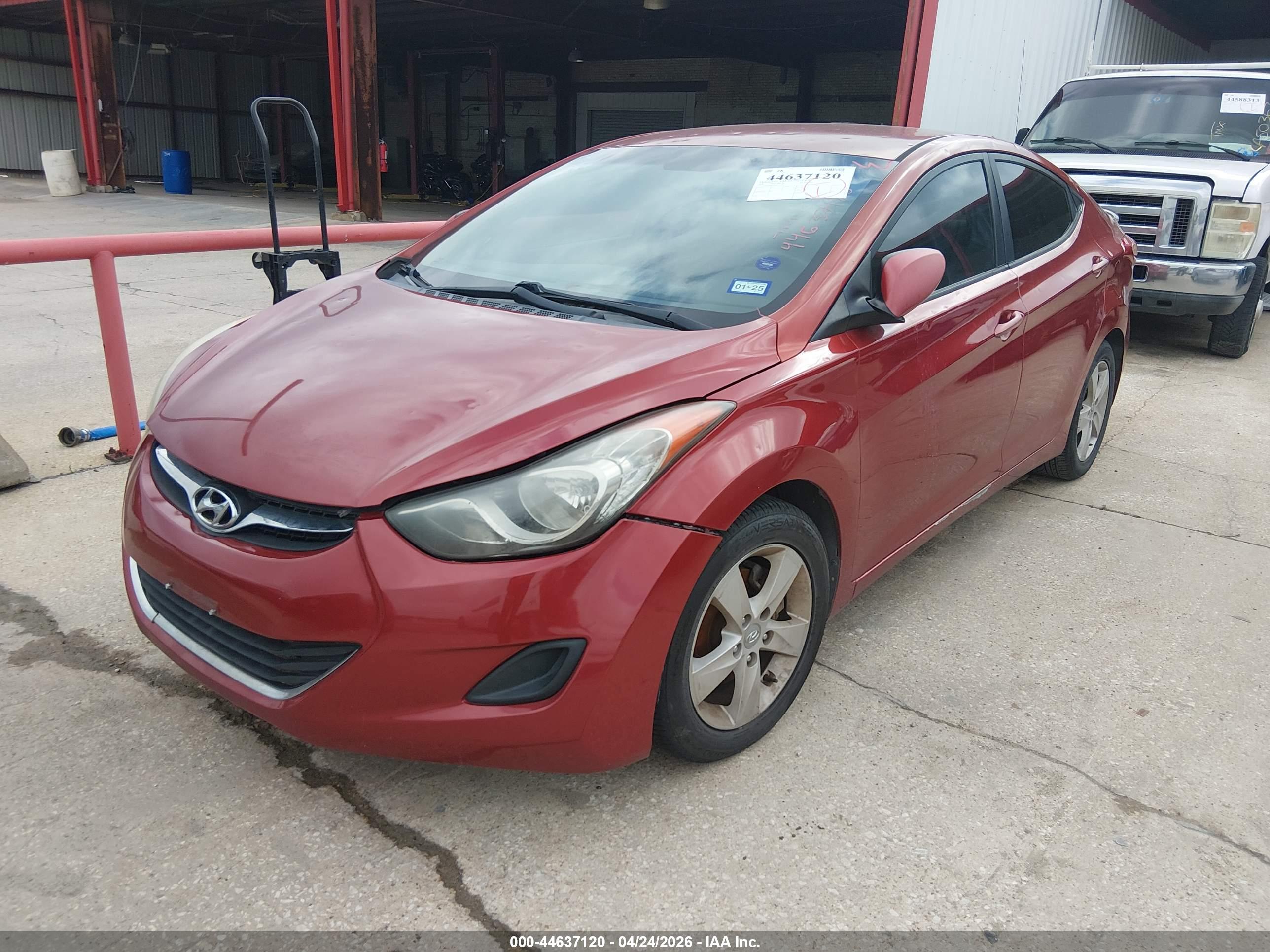 HYUNDAI ELANTRA image 2