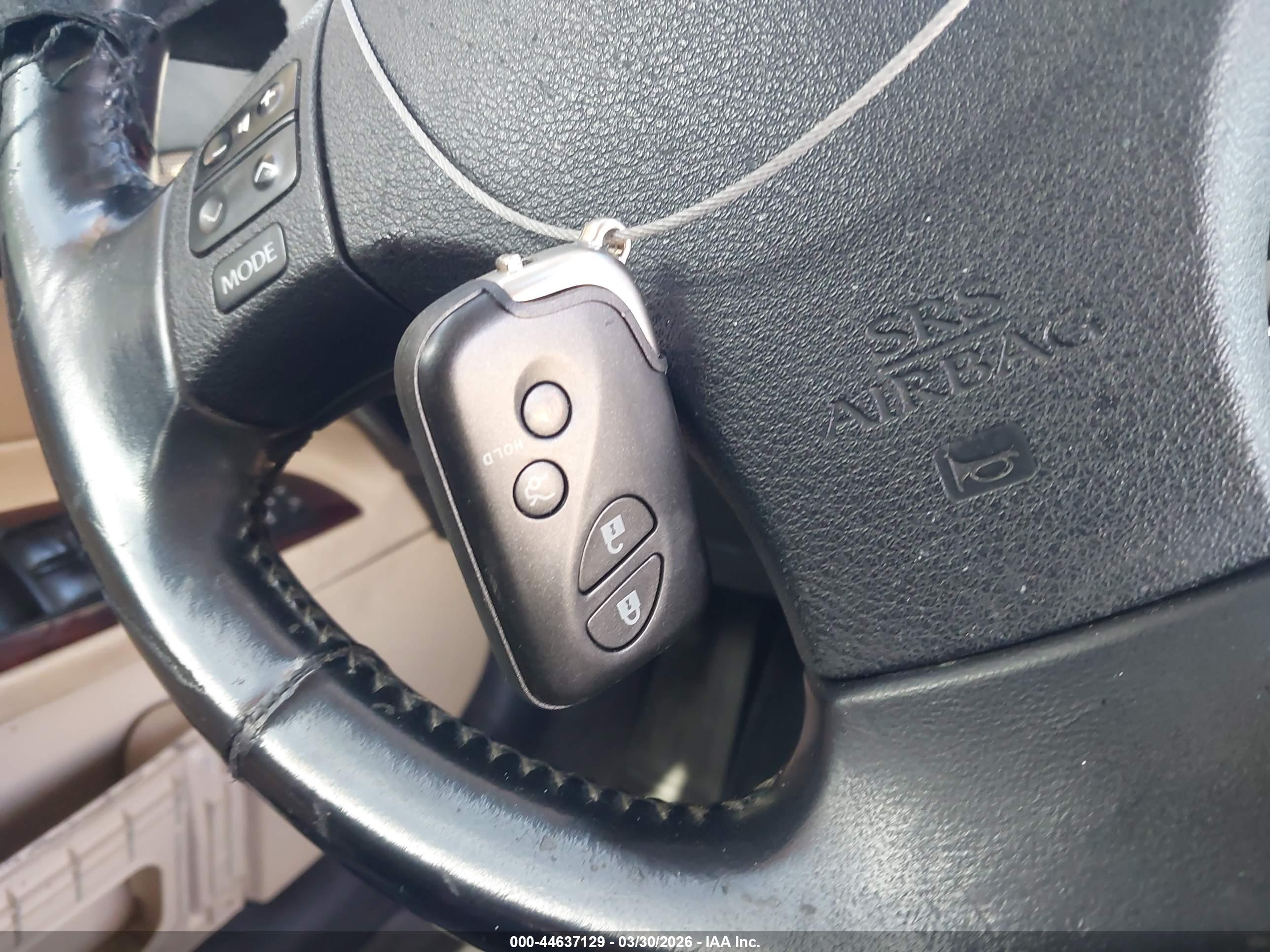 LEXUS IS image 11