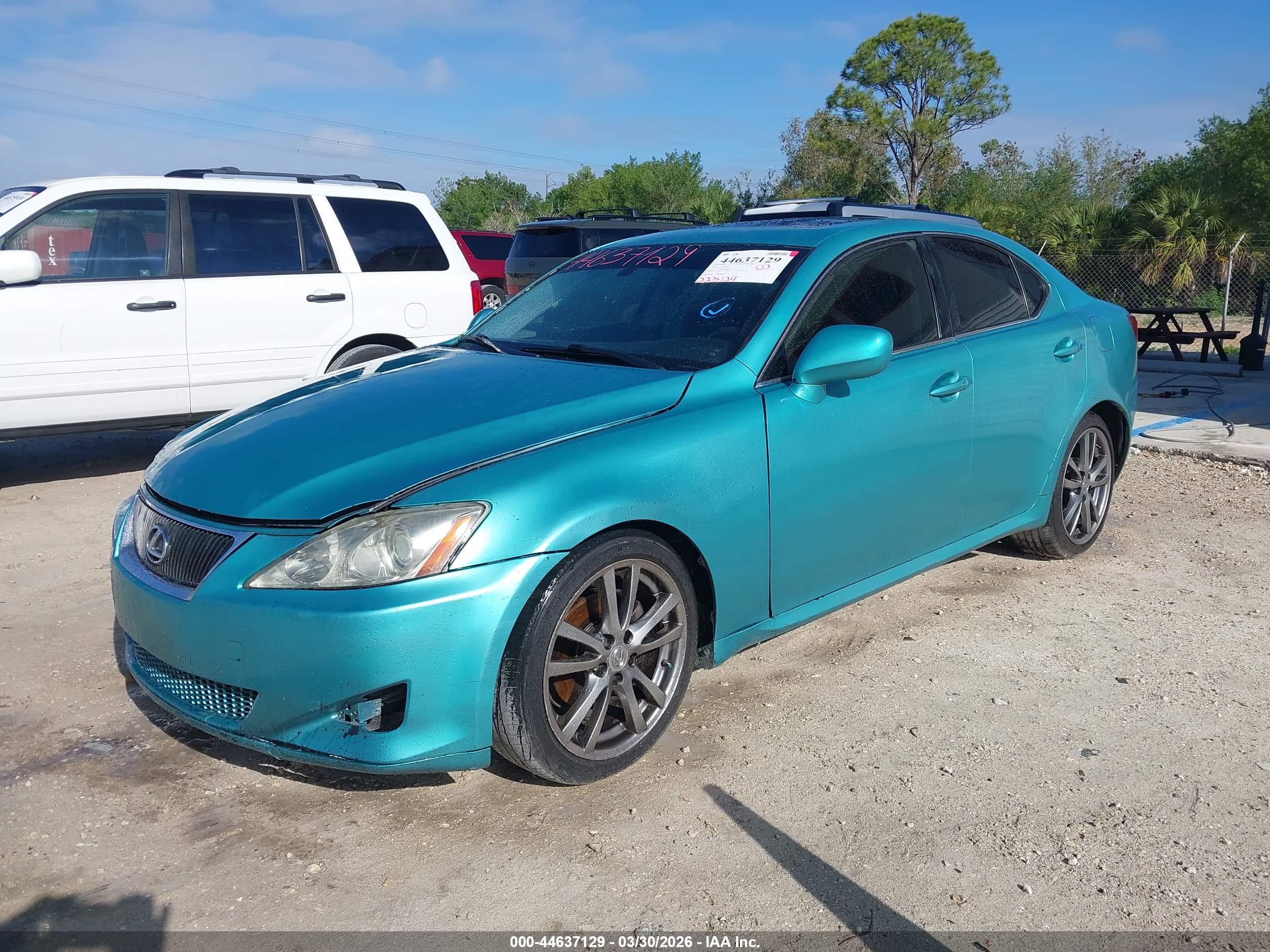 LEXUS IS image 2
