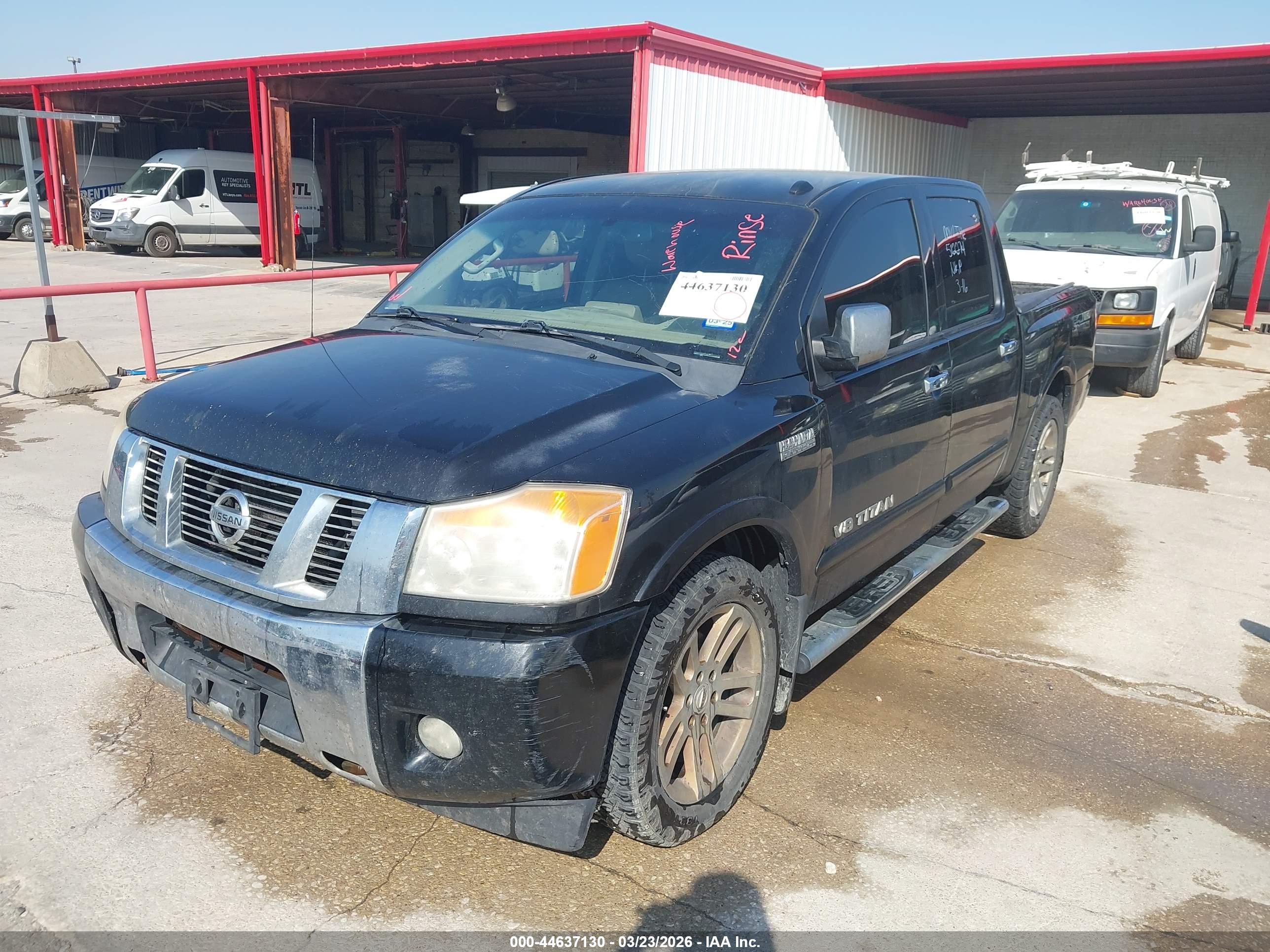 NISSAN TITAN image 6