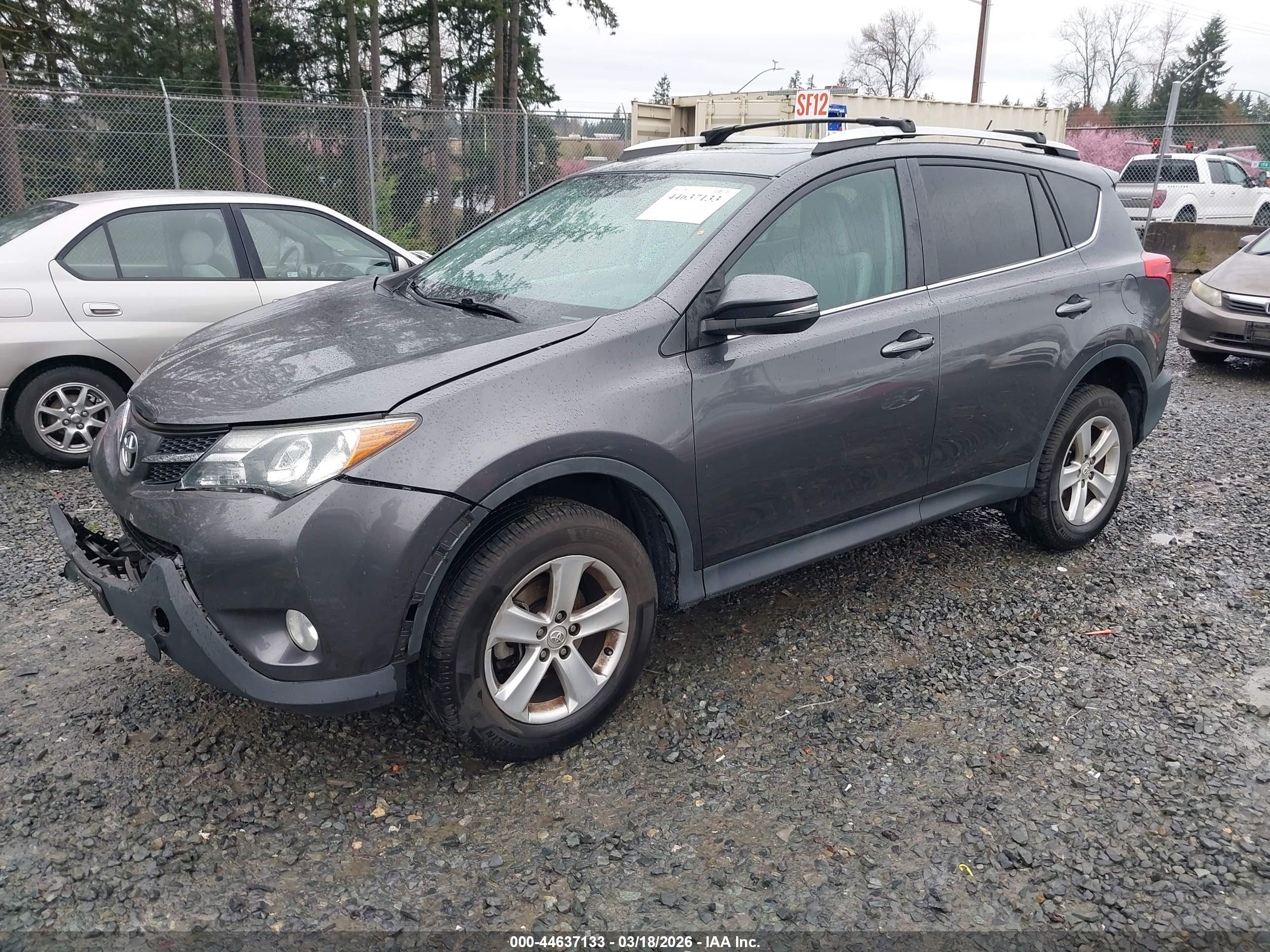 TOYOTA RAV4 image 2