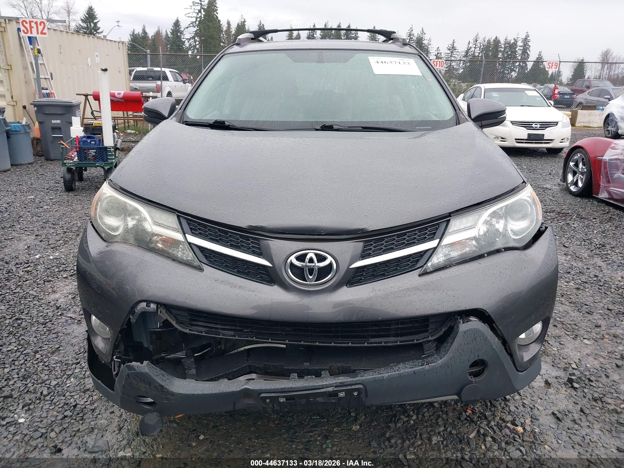 TOYOTA RAV4 image 6