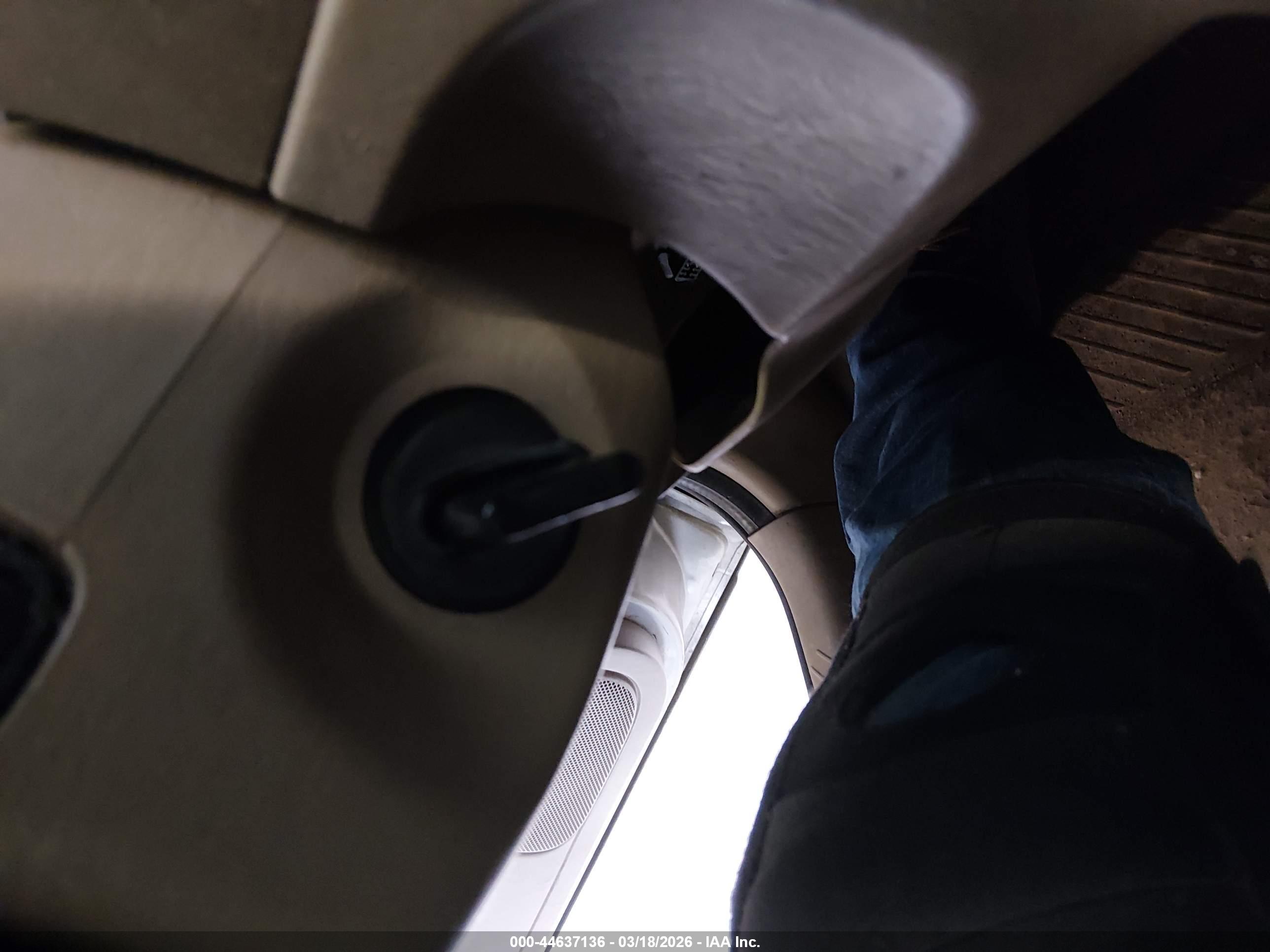 FORD ESCAPE image 11