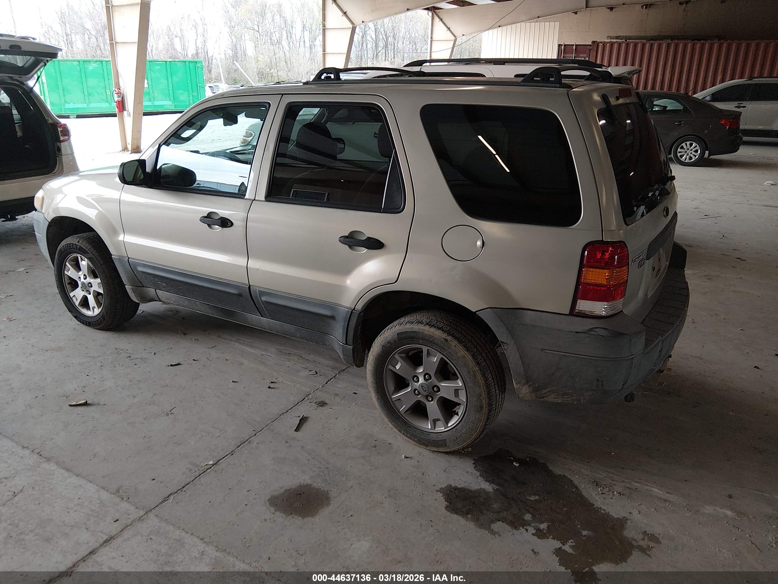 FORD ESCAPE image 3
