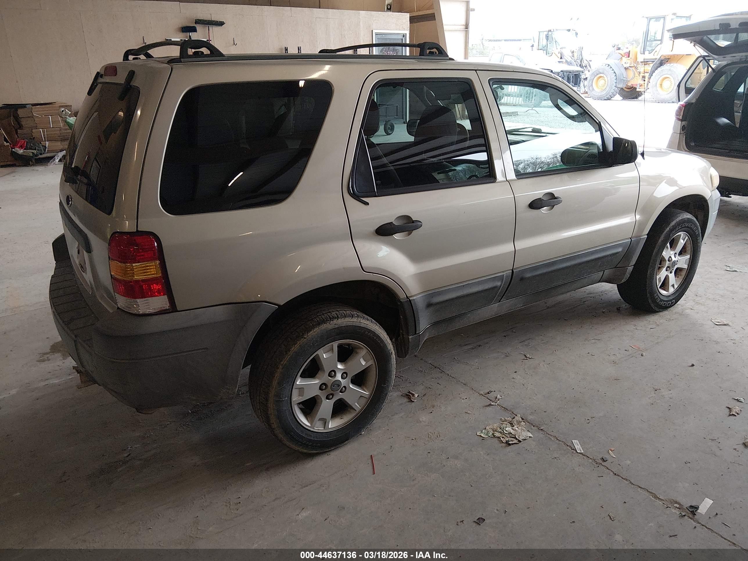 FORD ESCAPE image 4