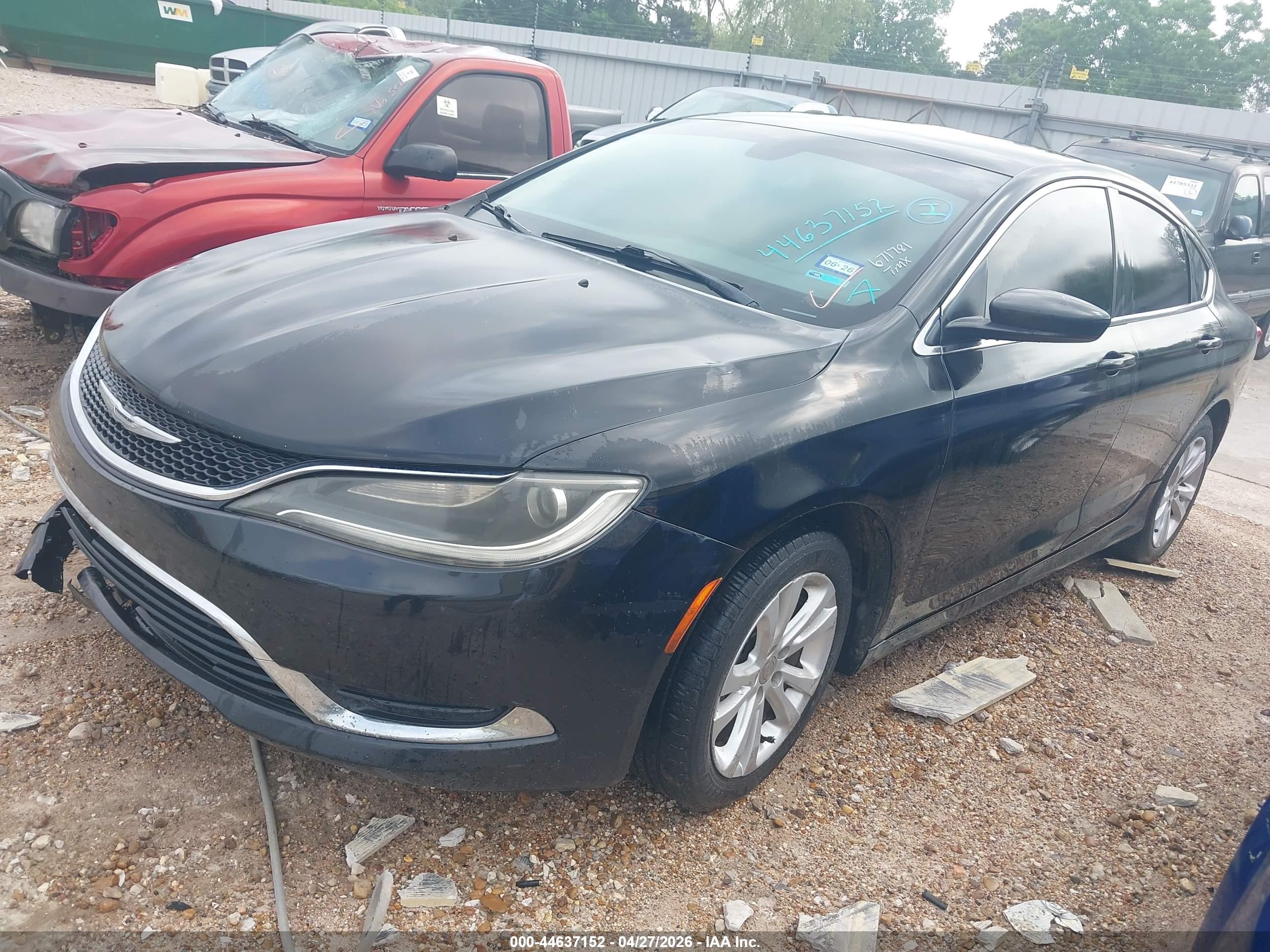 CHRYSLER 200 image 2