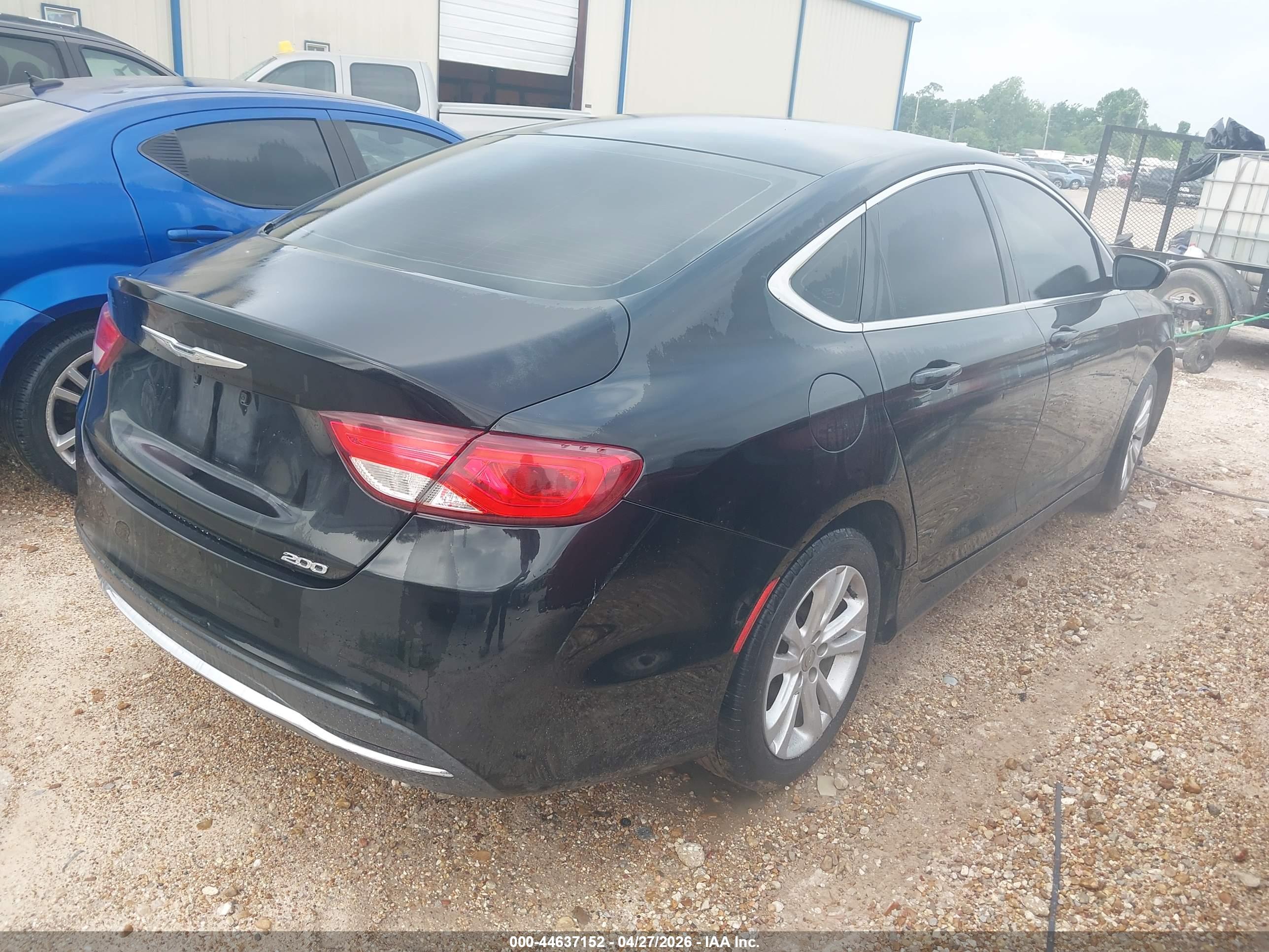 CHRYSLER 200 image 4