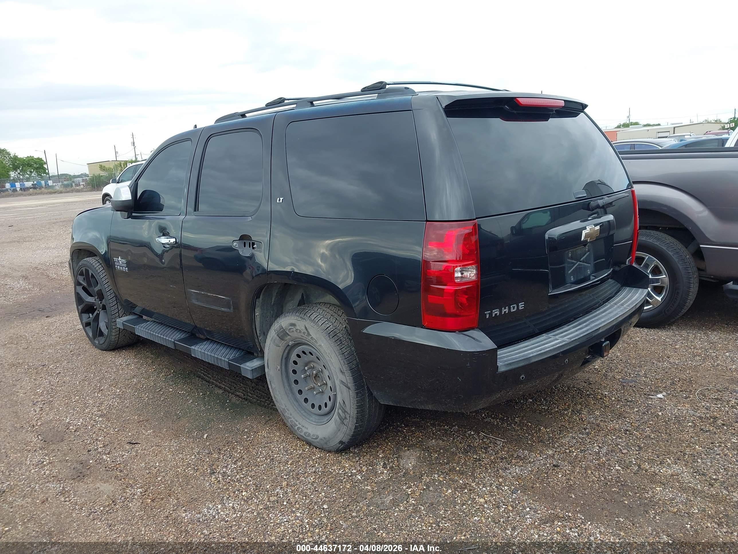 CHEVROLET TAHOE image 3