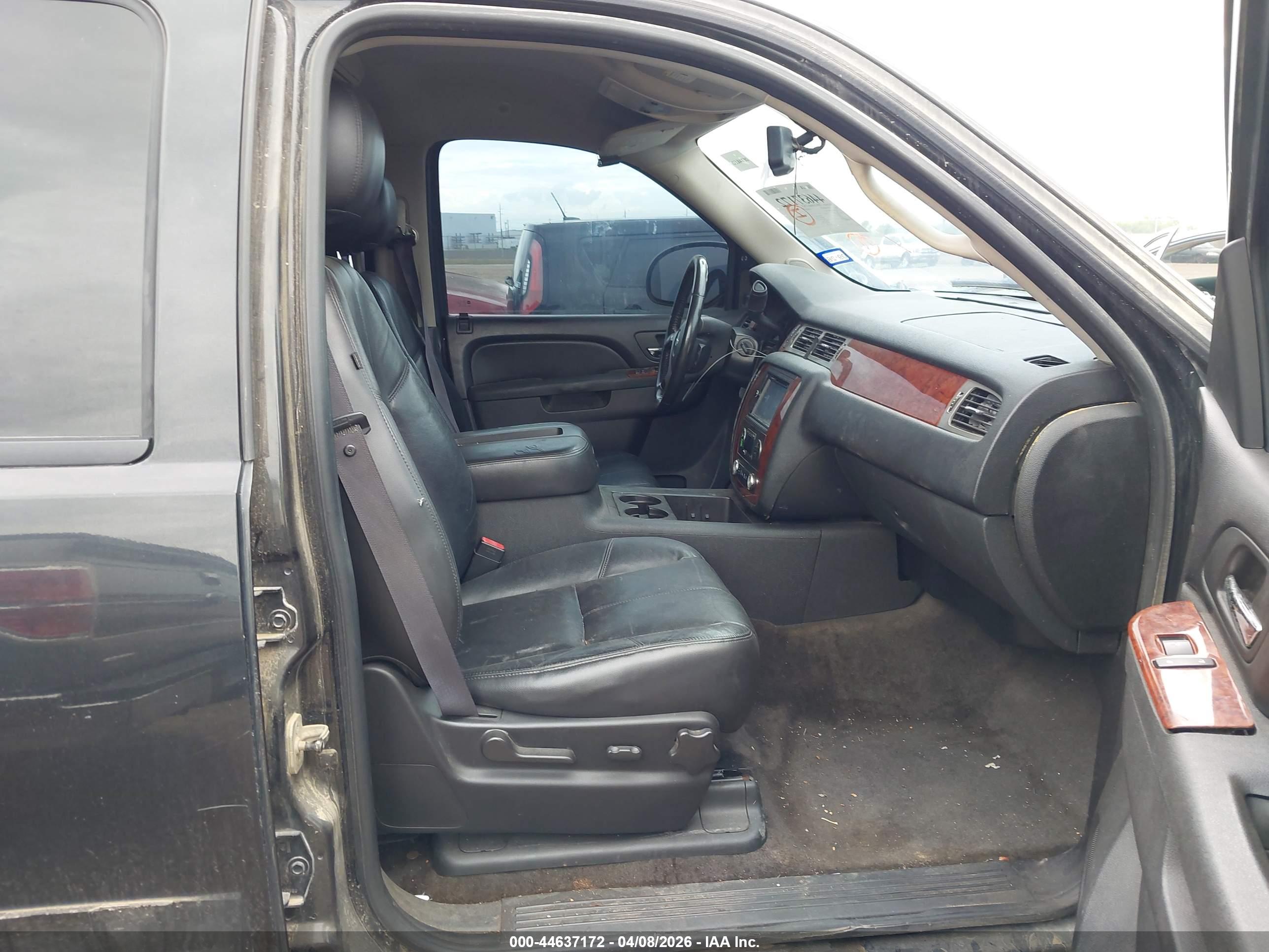 CHEVROLET TAHOE image 5