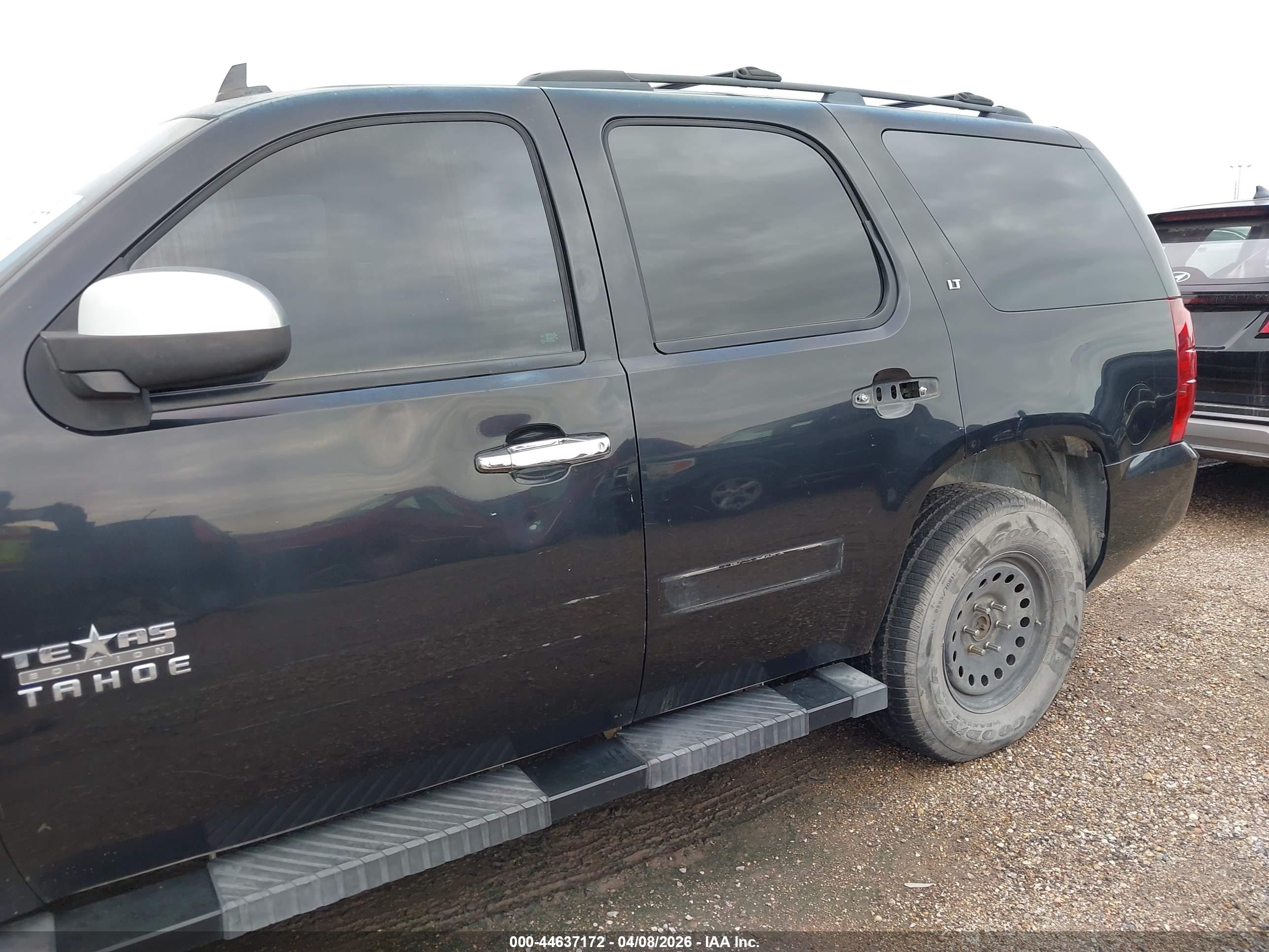 CHEVROLET TAHOE image 6
