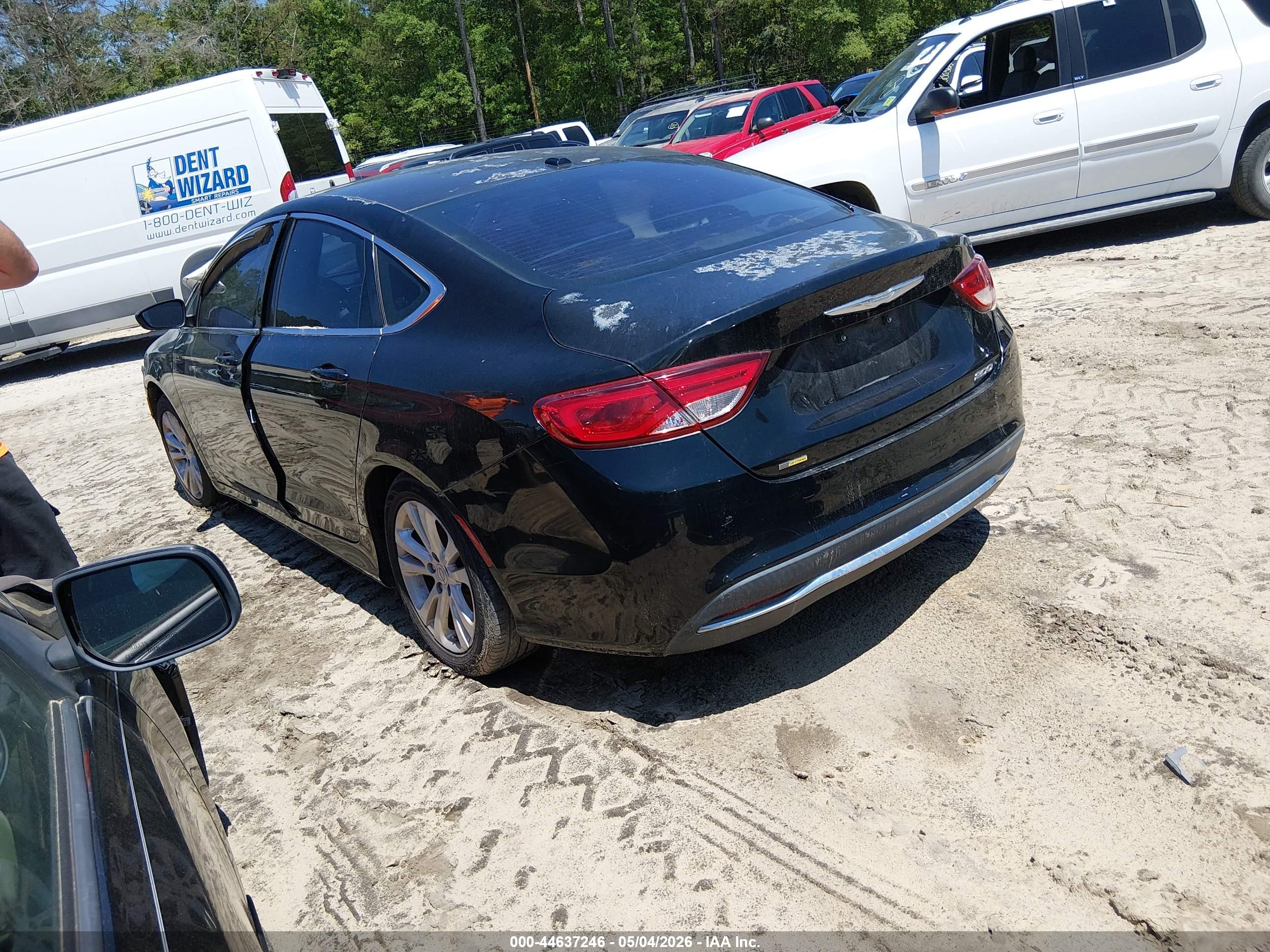 CHRYSLER 200 image 3