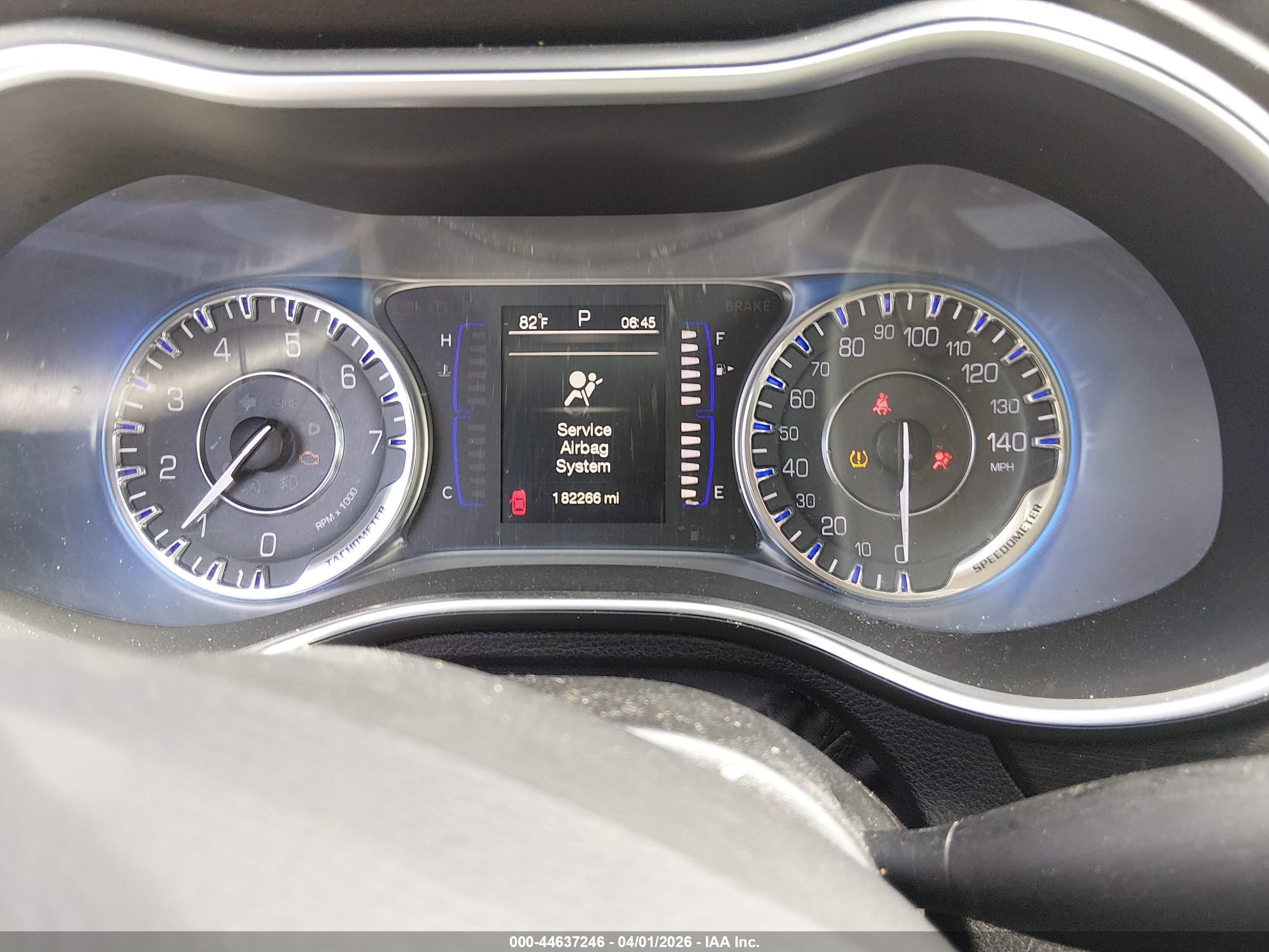 CHRYSLER 200 image 7