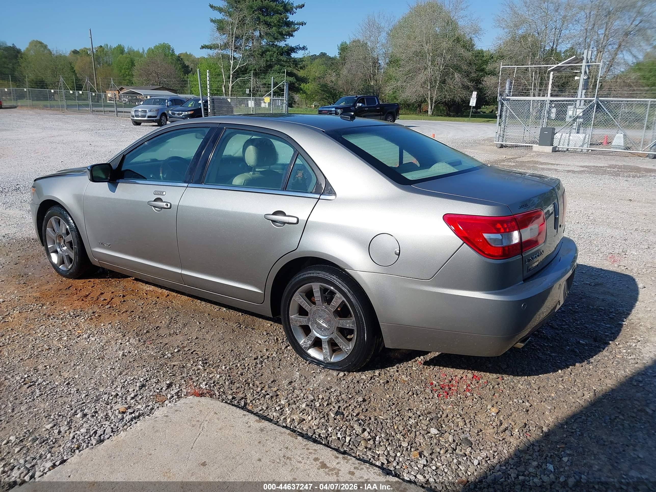 LINCOLN MKZ image 3