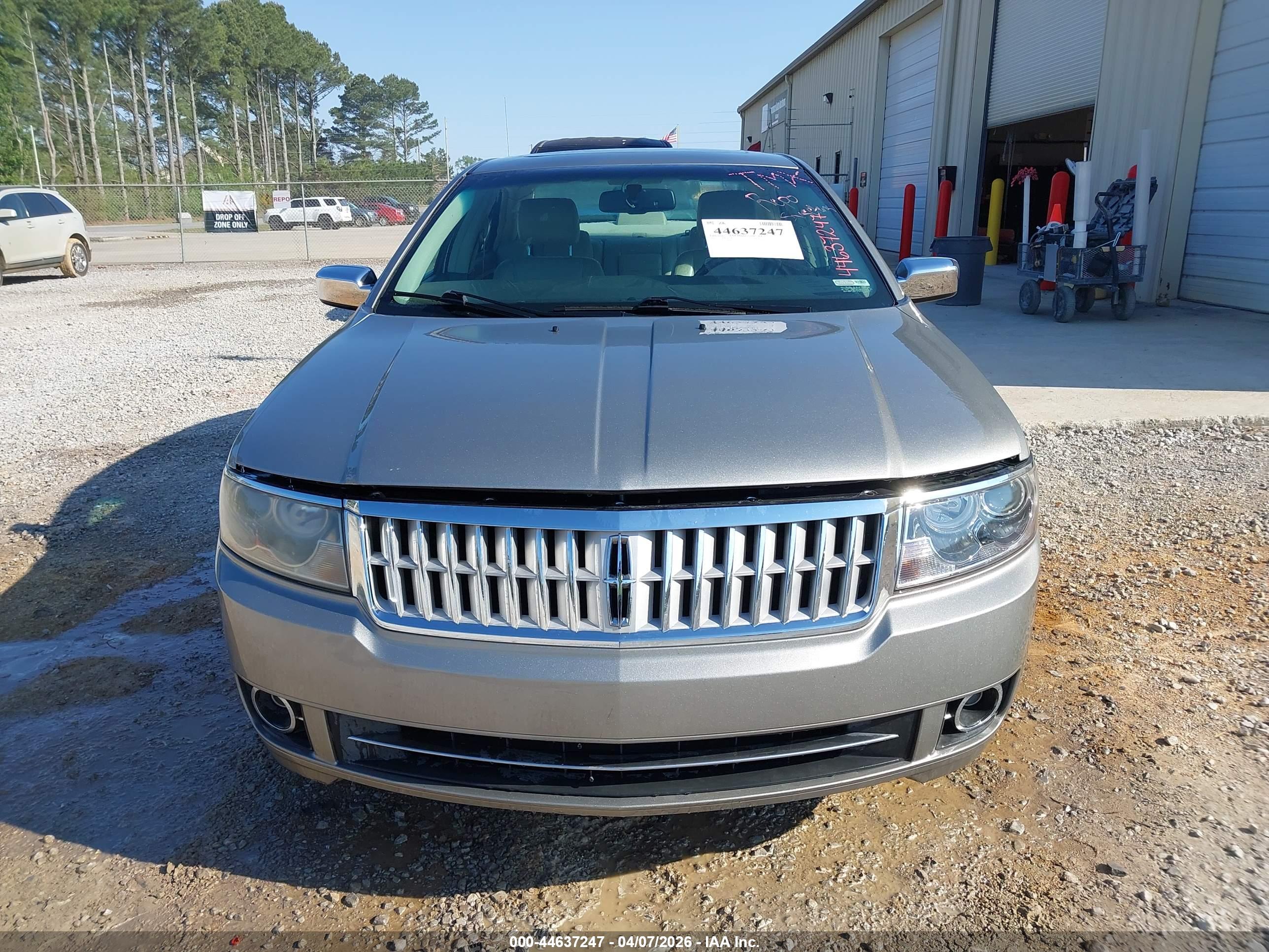 LINCOLN MKZ image 6