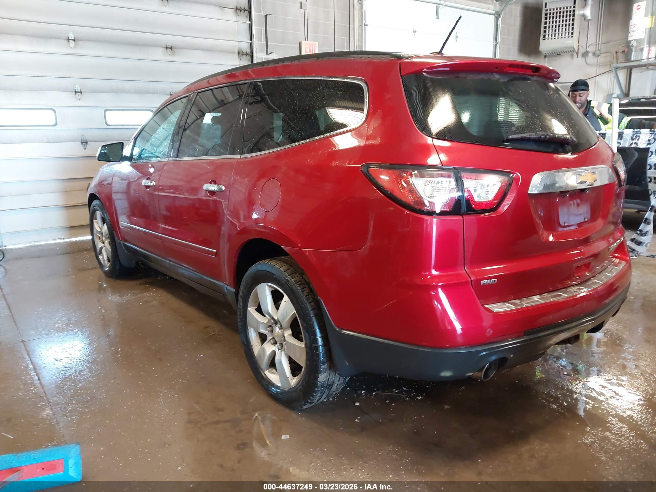 CHEVROLET TRAVERSE image 3