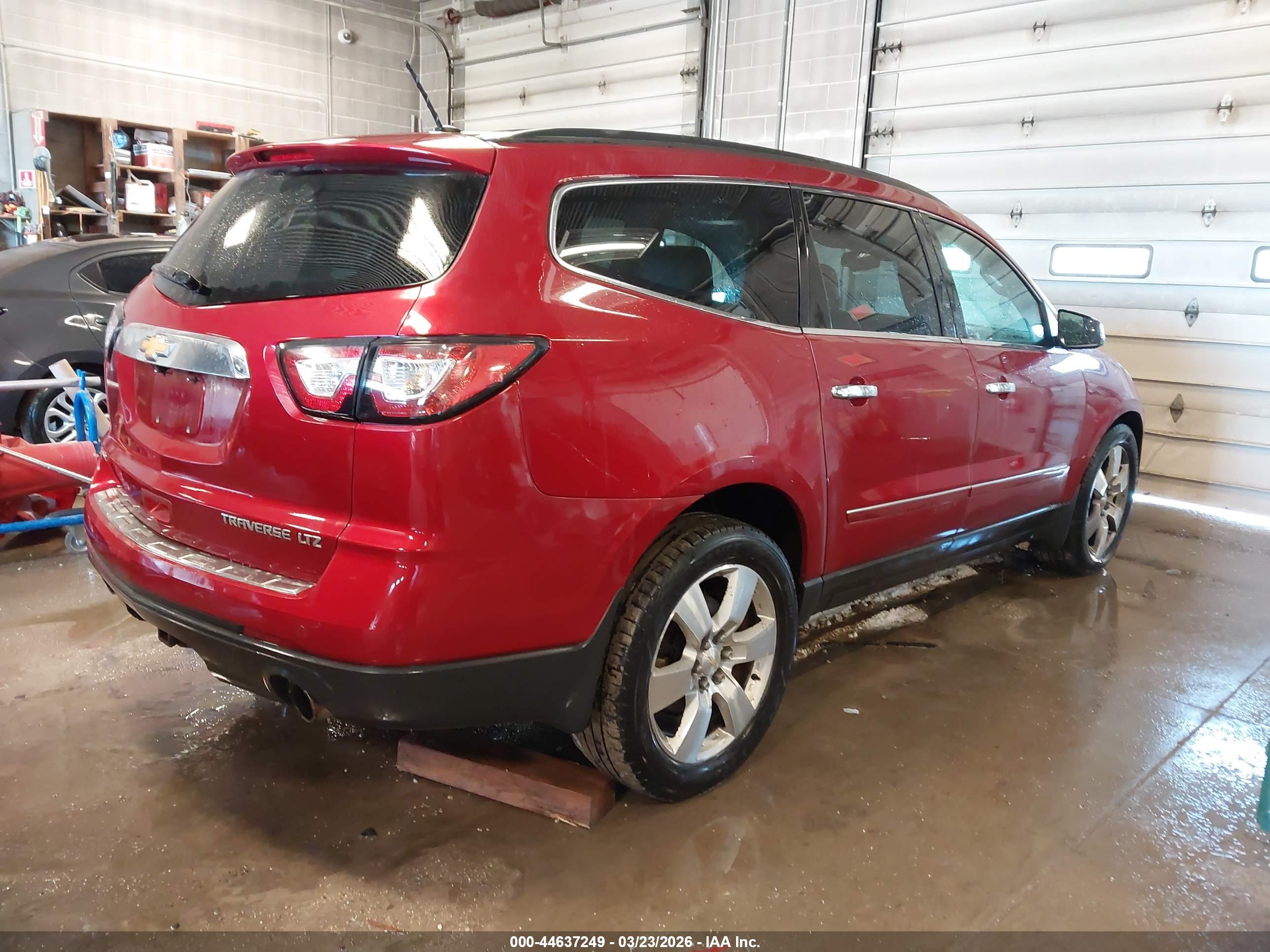 CHEVROLET TRAVERSE image 4
