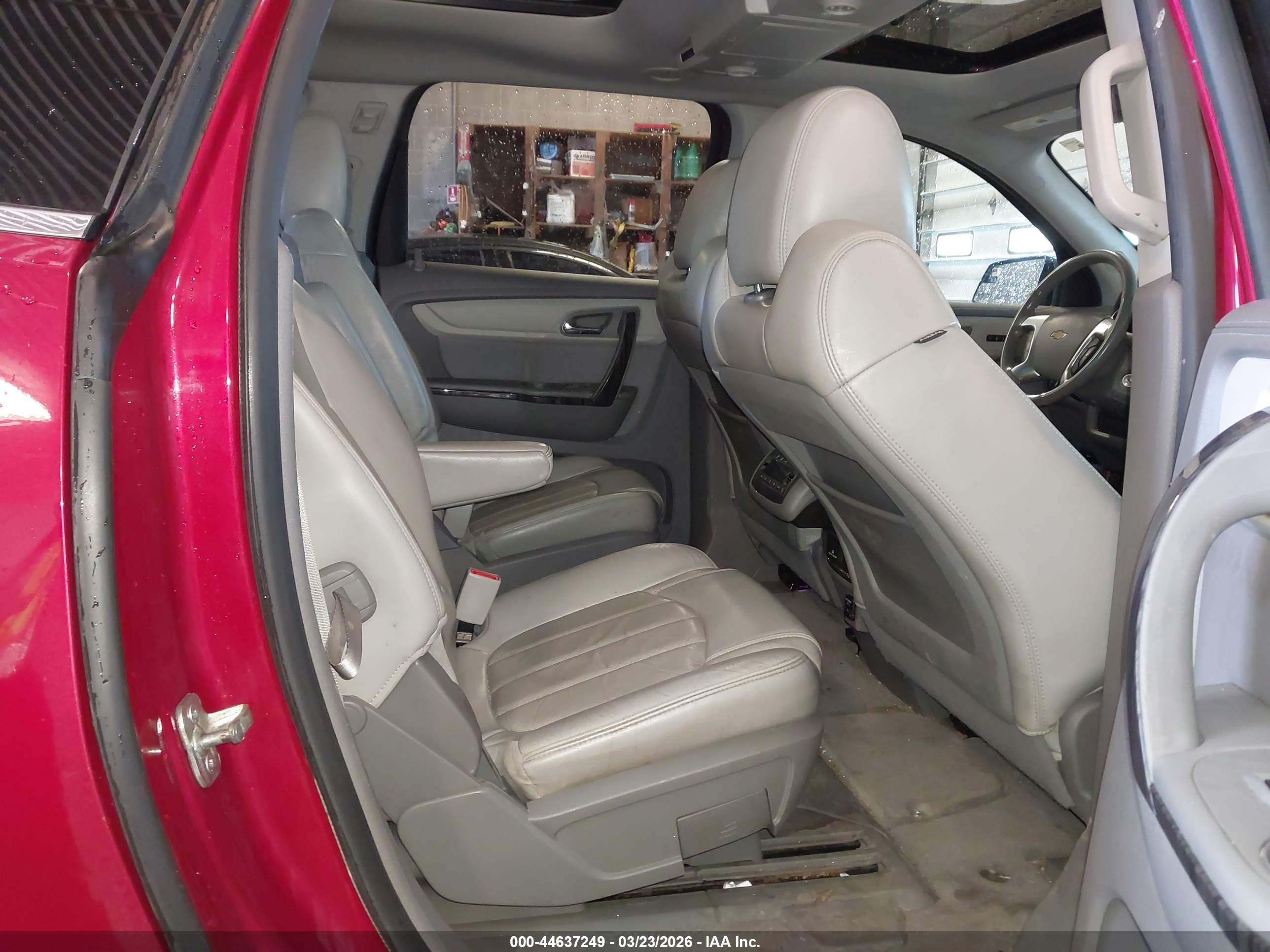 CHEVROLET TRAVERSE image 8