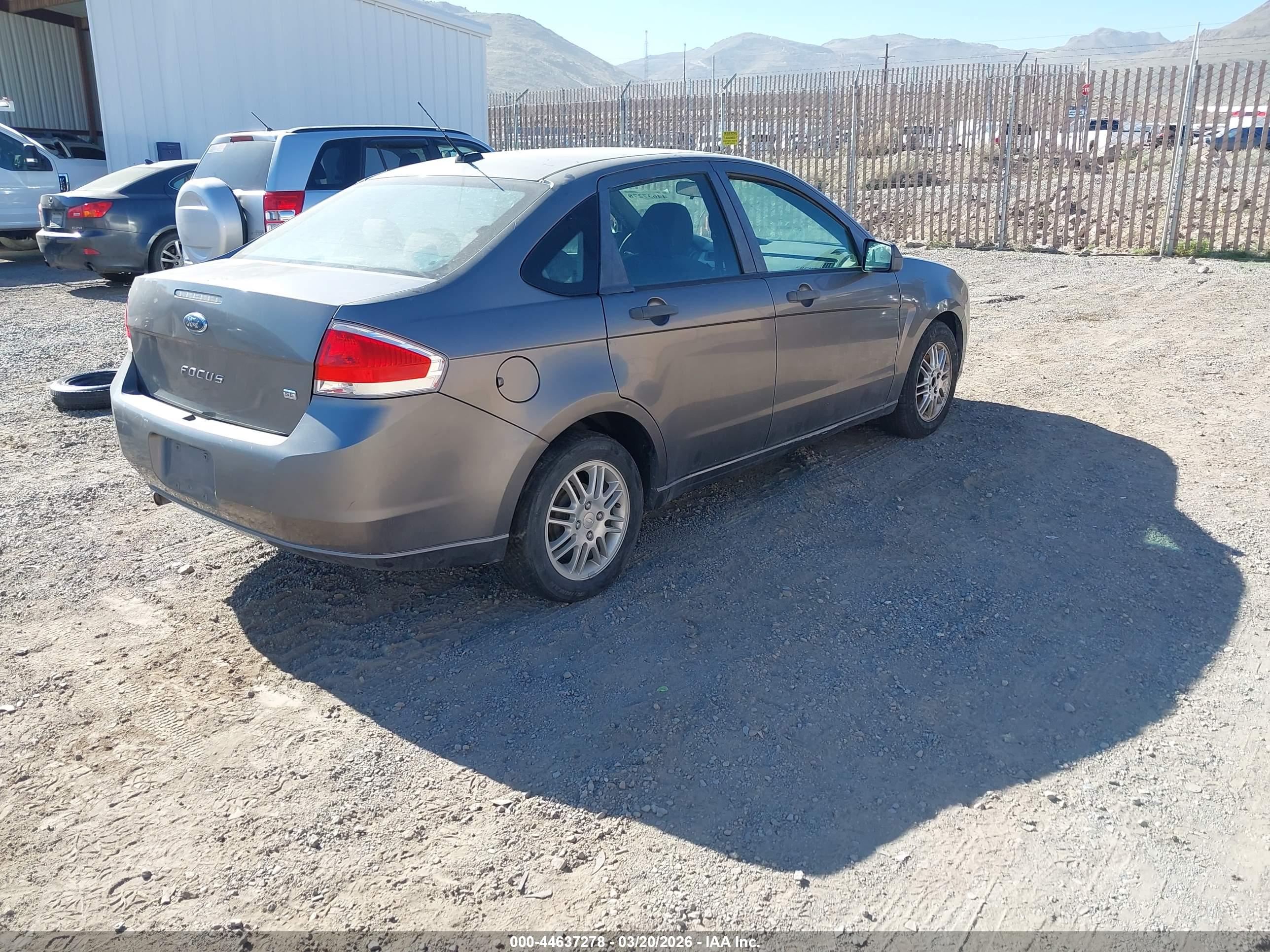 FORD FOCUS image 4