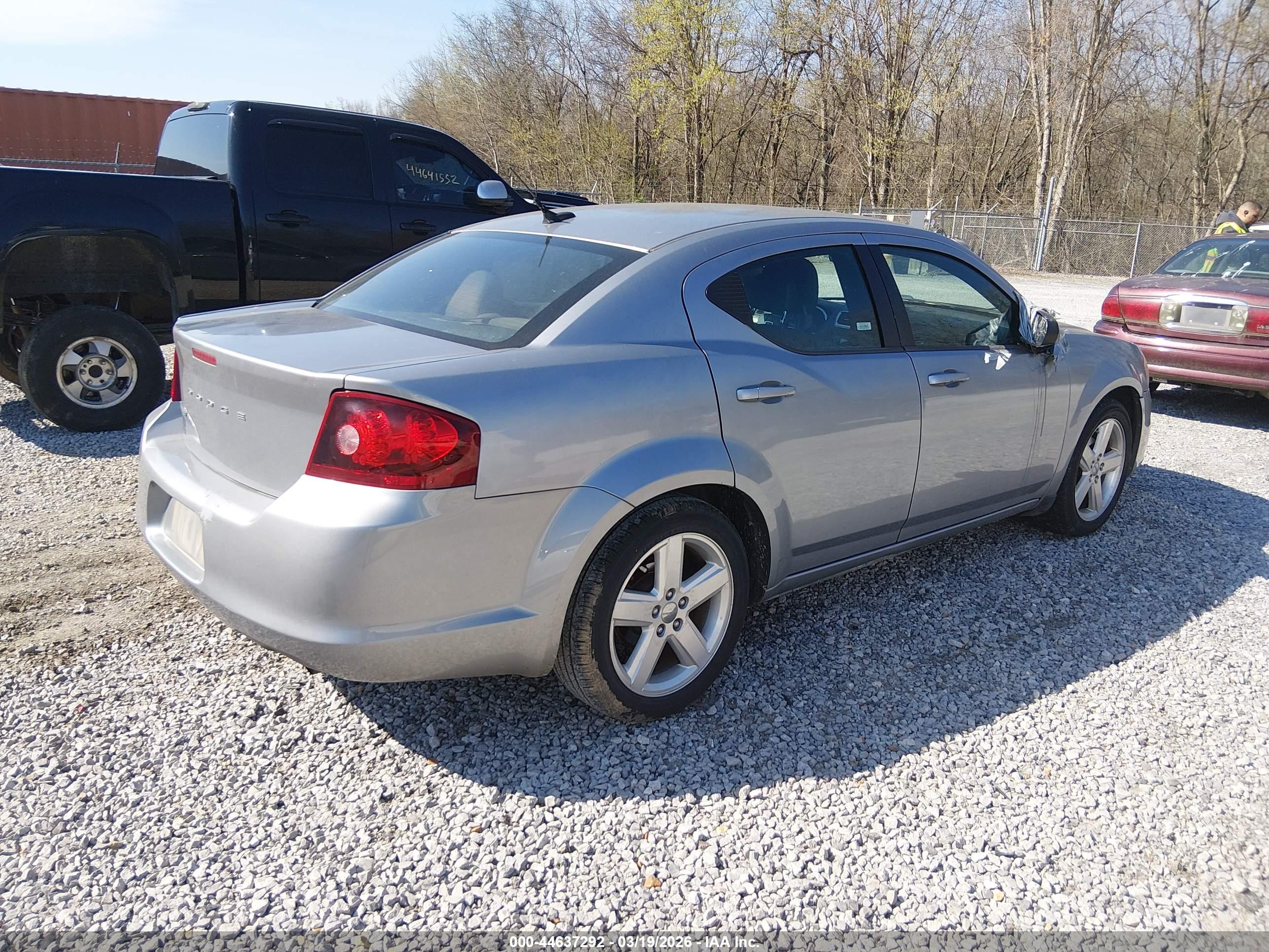 DODGE AVENGER image 4