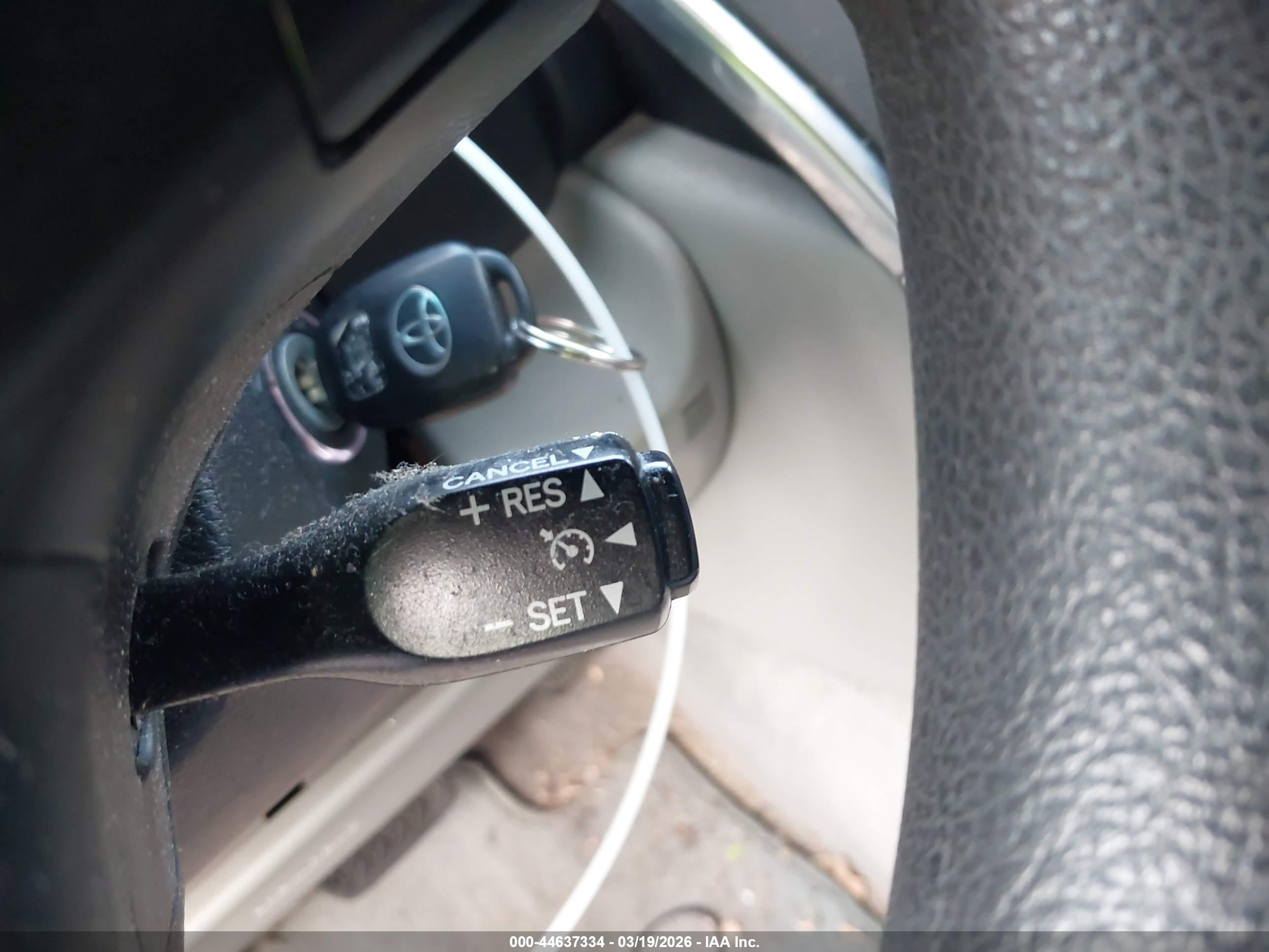 TOYOTA CAMRY image 11