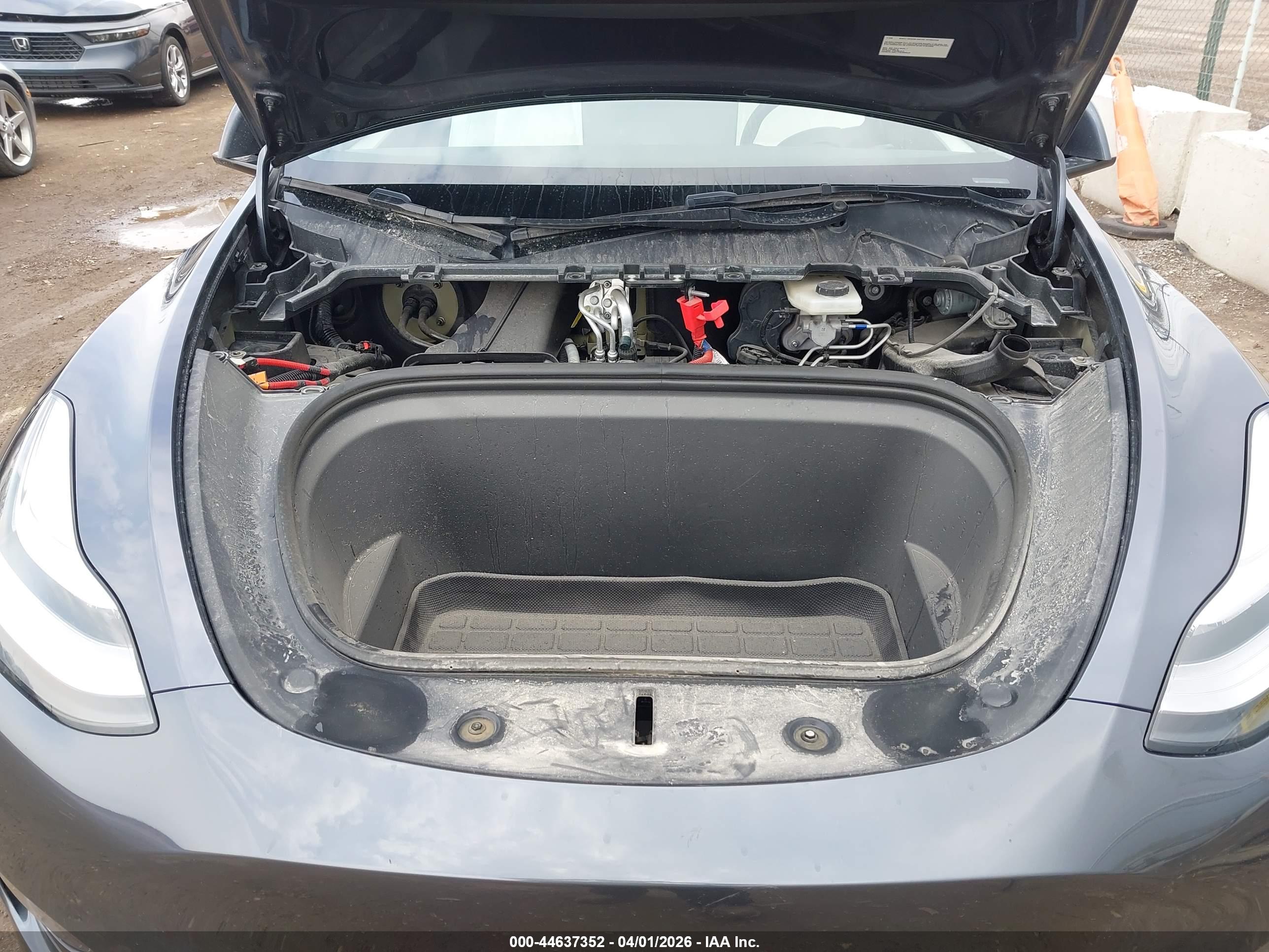 TESLA MODEL image 10