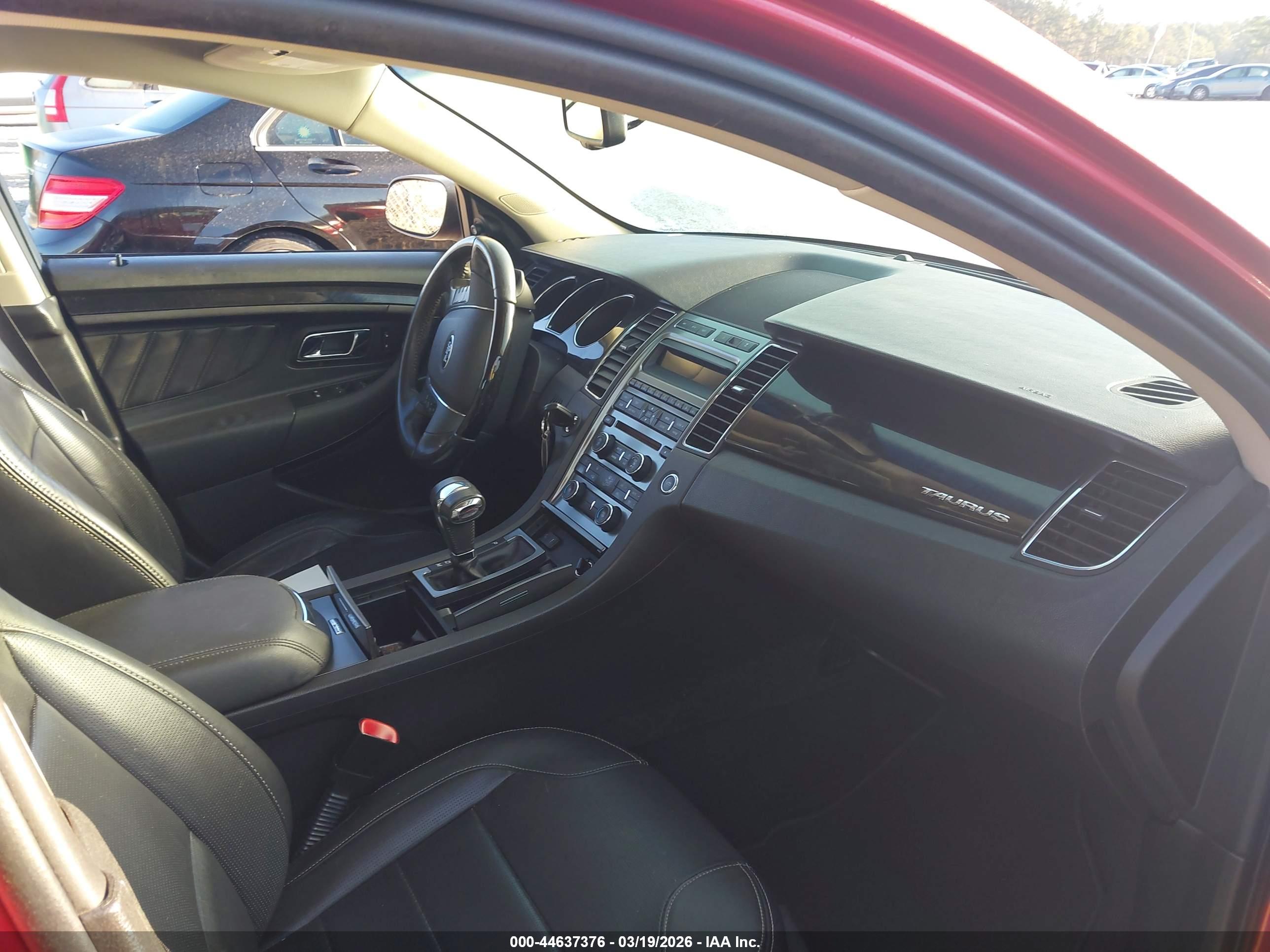 FORD TAURUS image 5