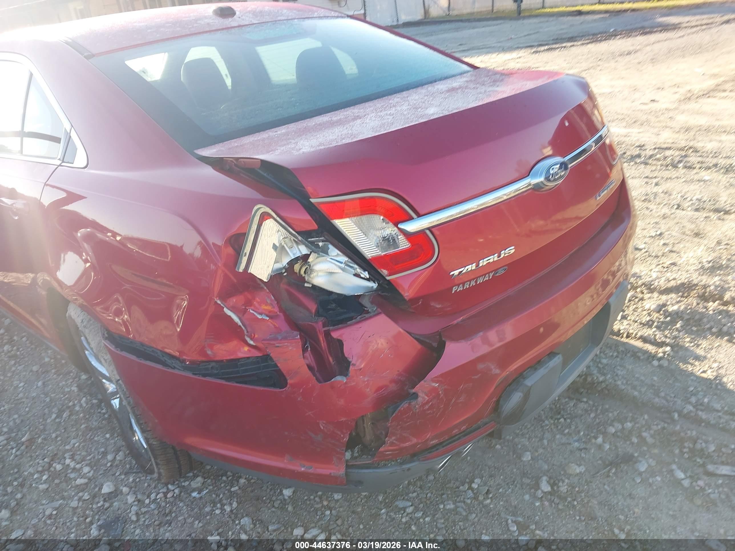 FORD TAURUS image 6
