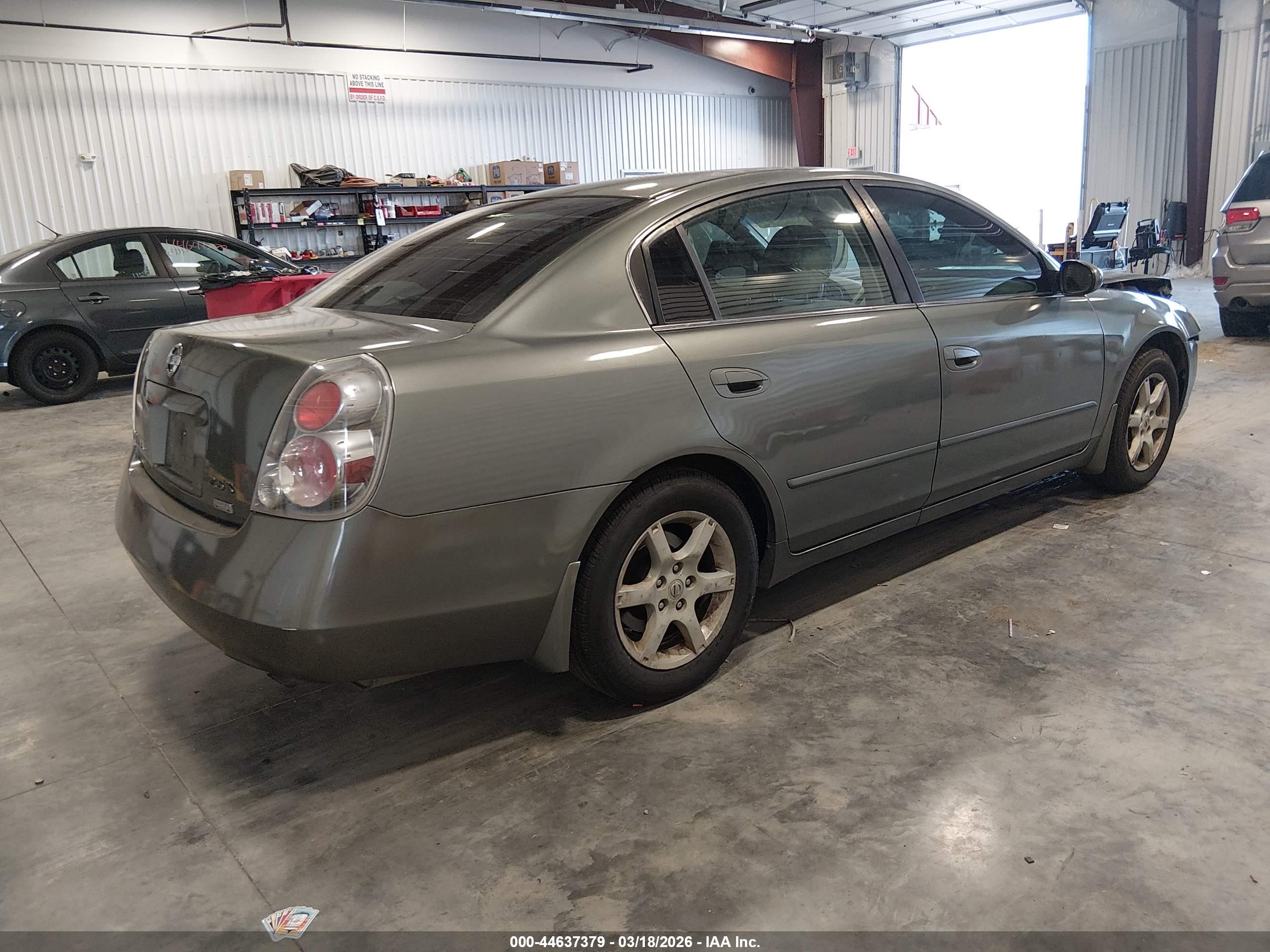 NISSAN ALTIMA image 4