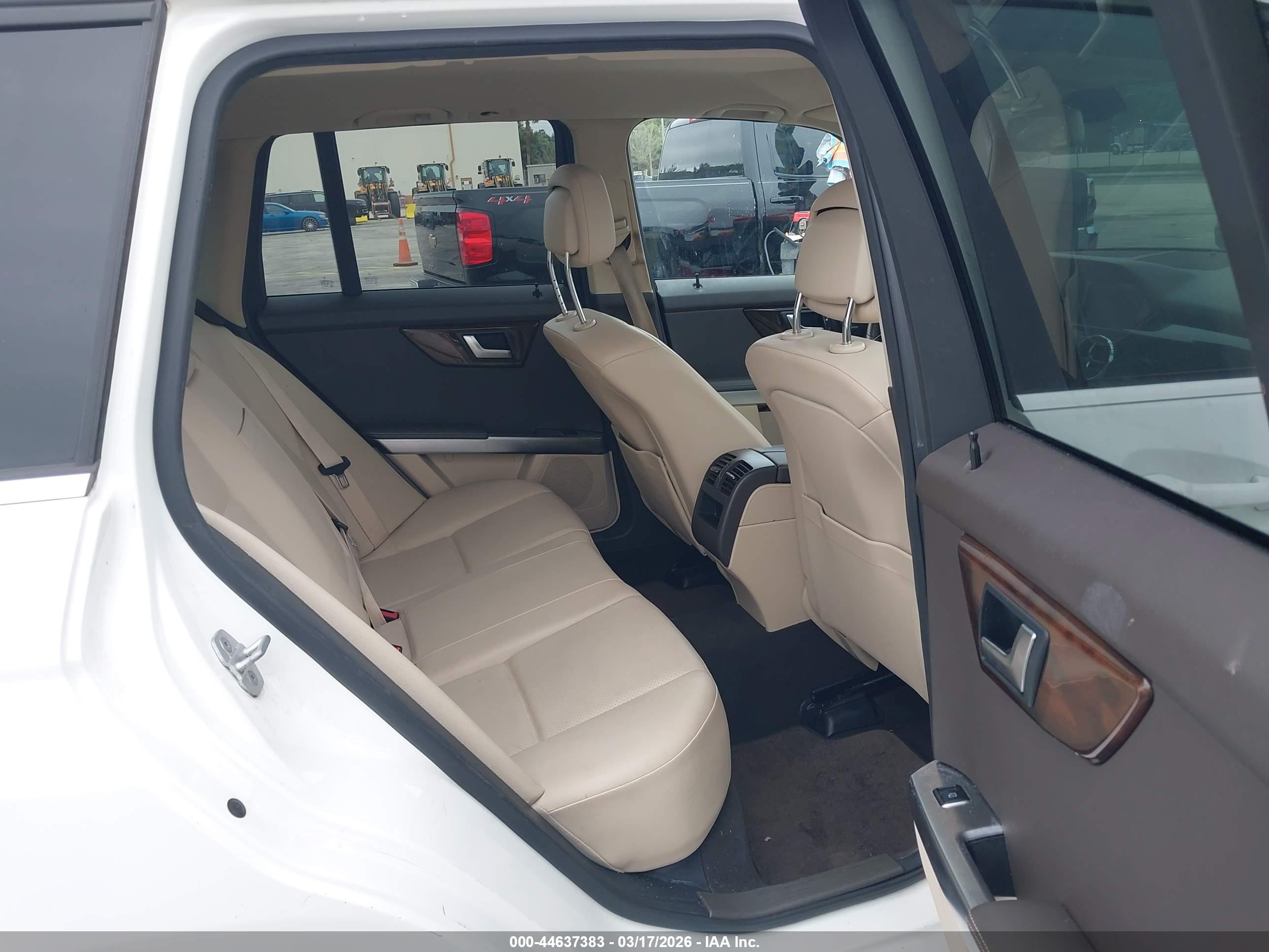 MERCEDES-BENZ GLK image 8