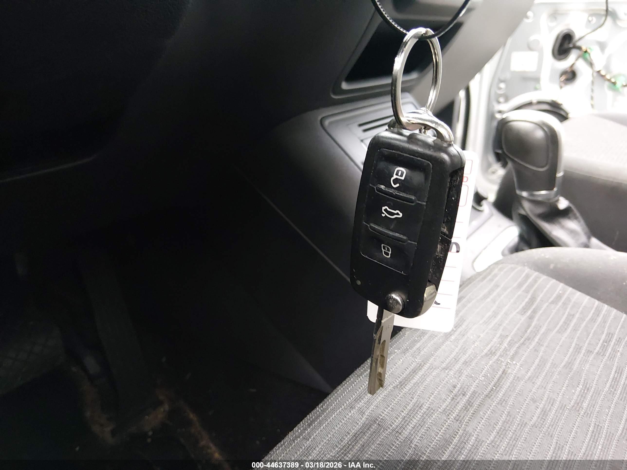 VOLKSWAGEN TIGUAN image 11
