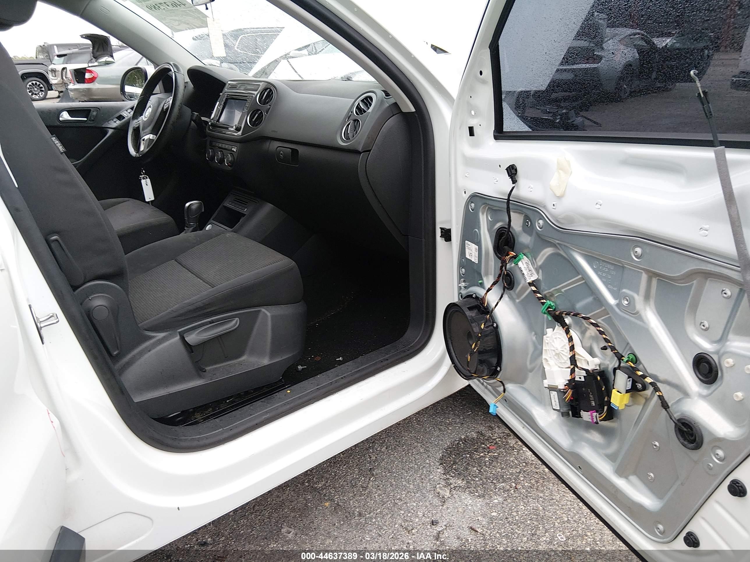 VOLKSWAGEN TIGUAN image 5