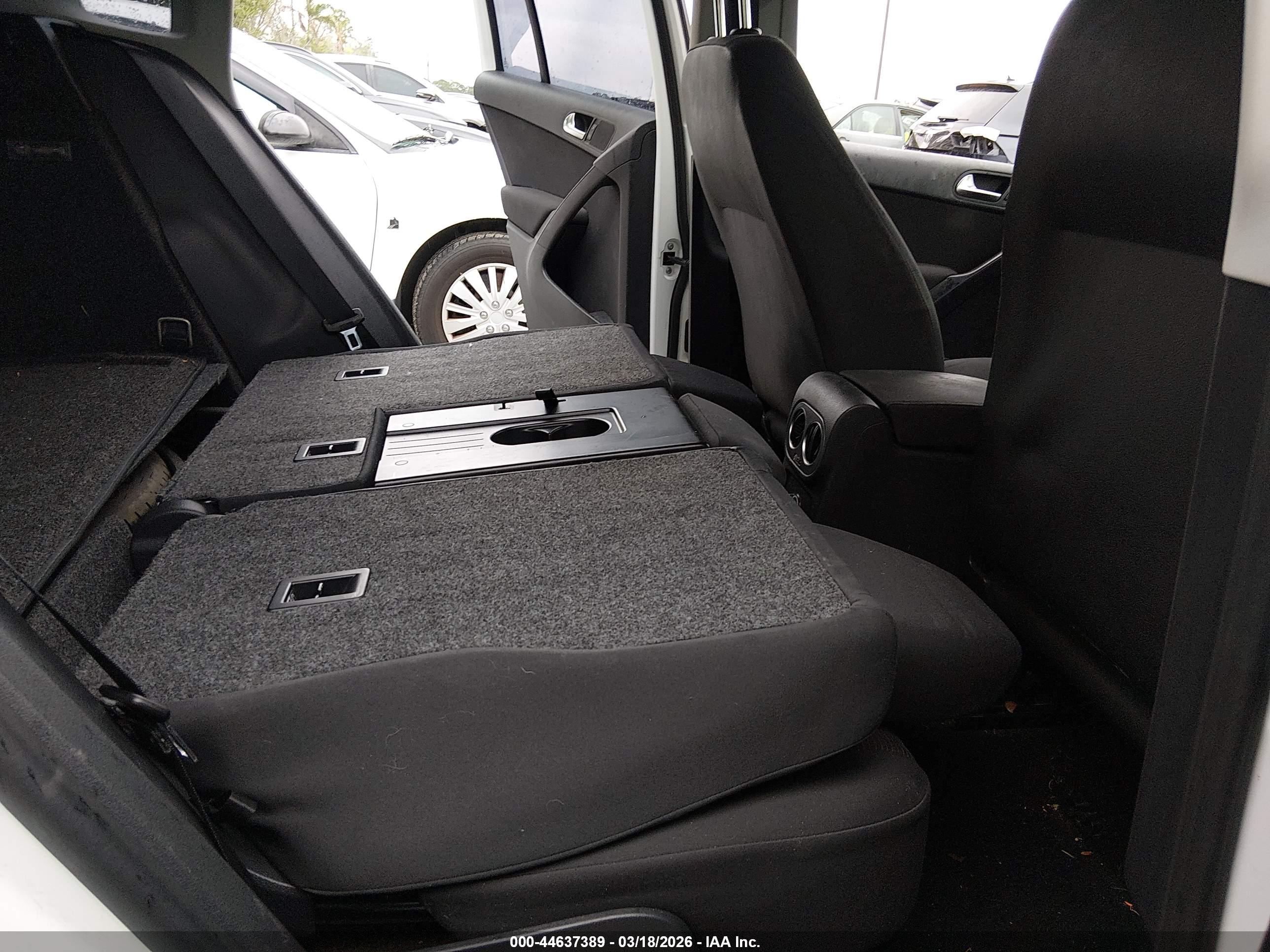 VOLKSWAGEN TIGUAN image 8