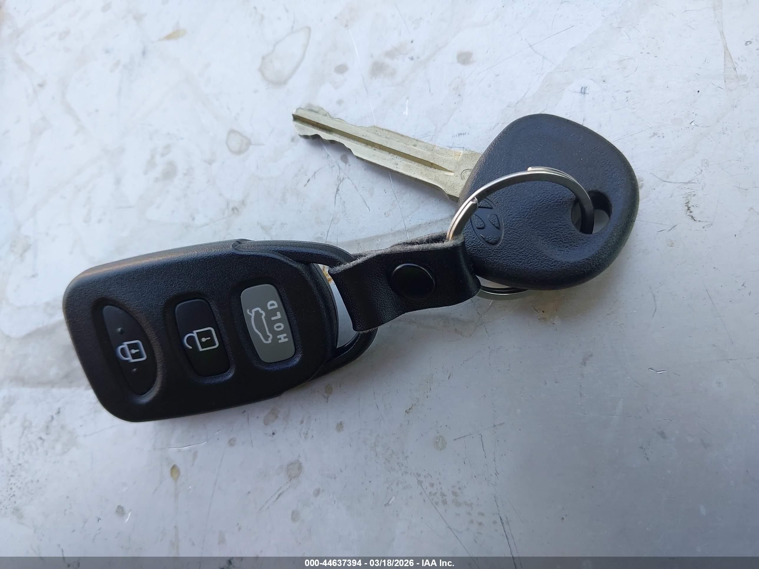 HYUNDAI ELANTRA image 11