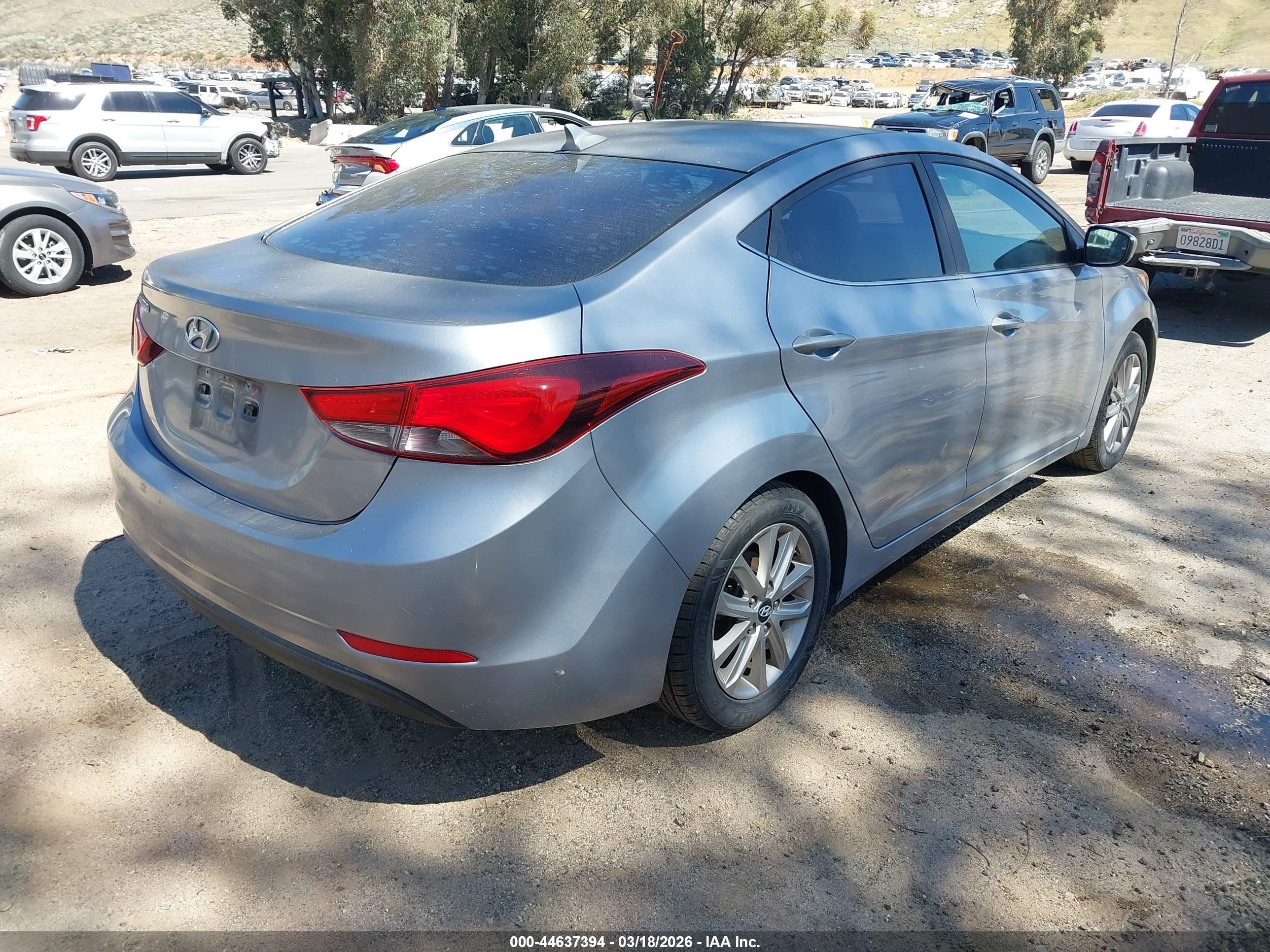 HYUNDAI ELANTRA image 4