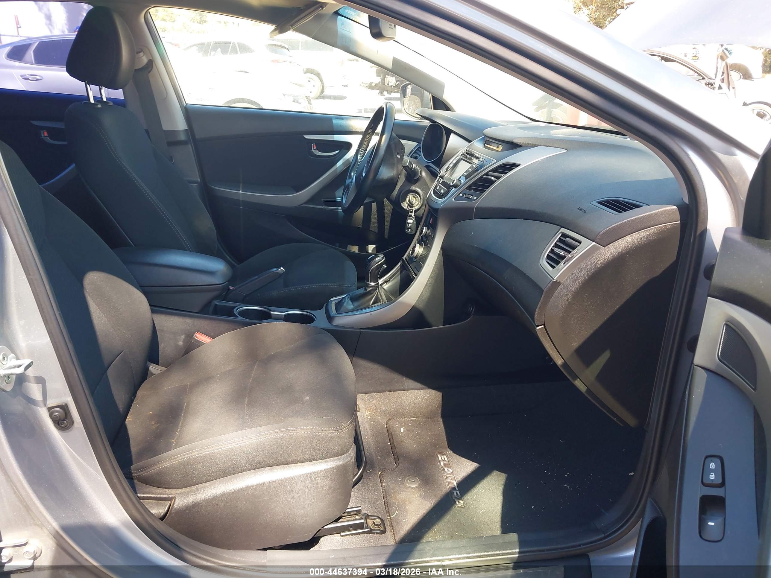 HYUNDAI ELANTRA image 5