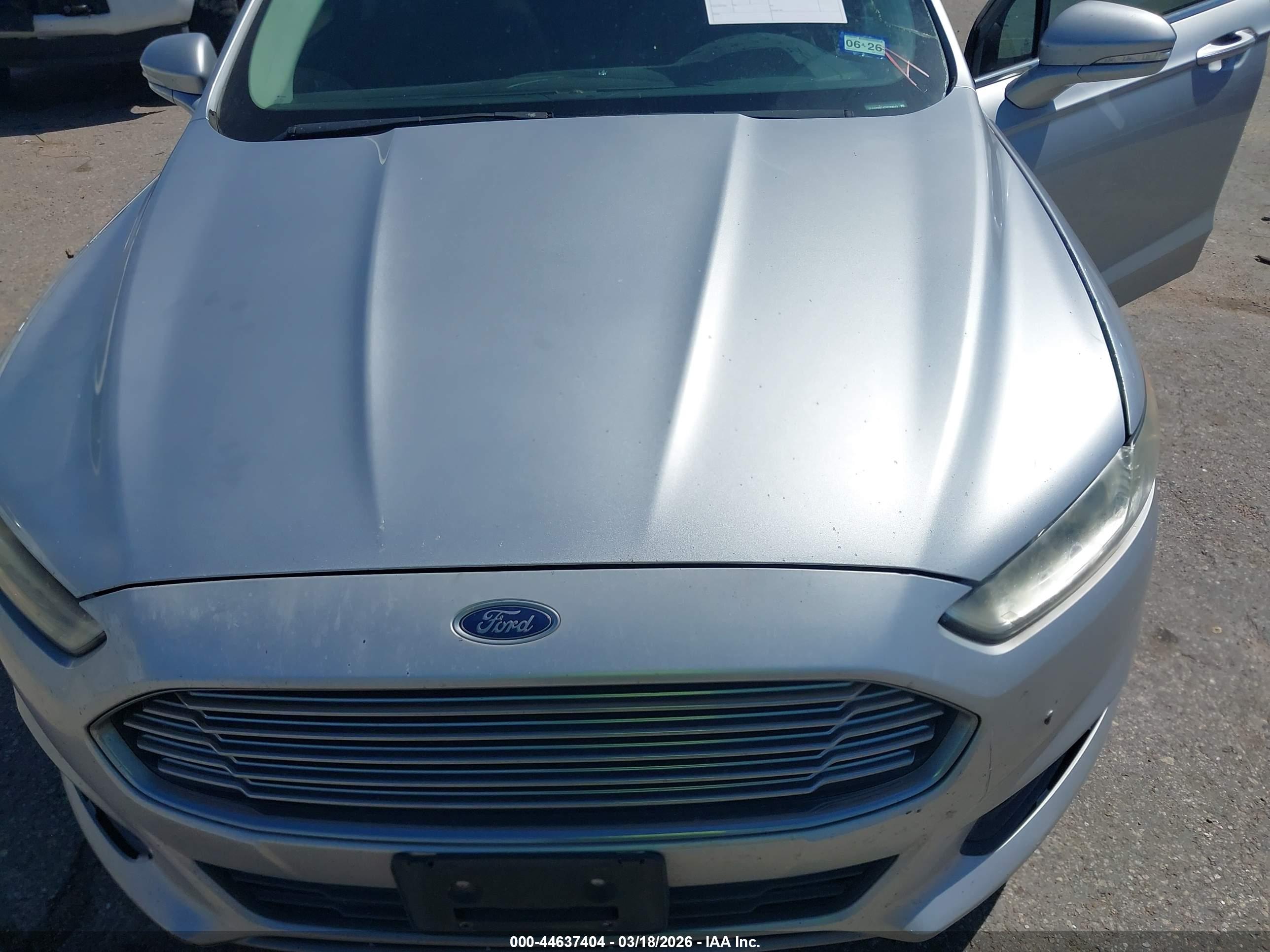 FORD FUSION image 10