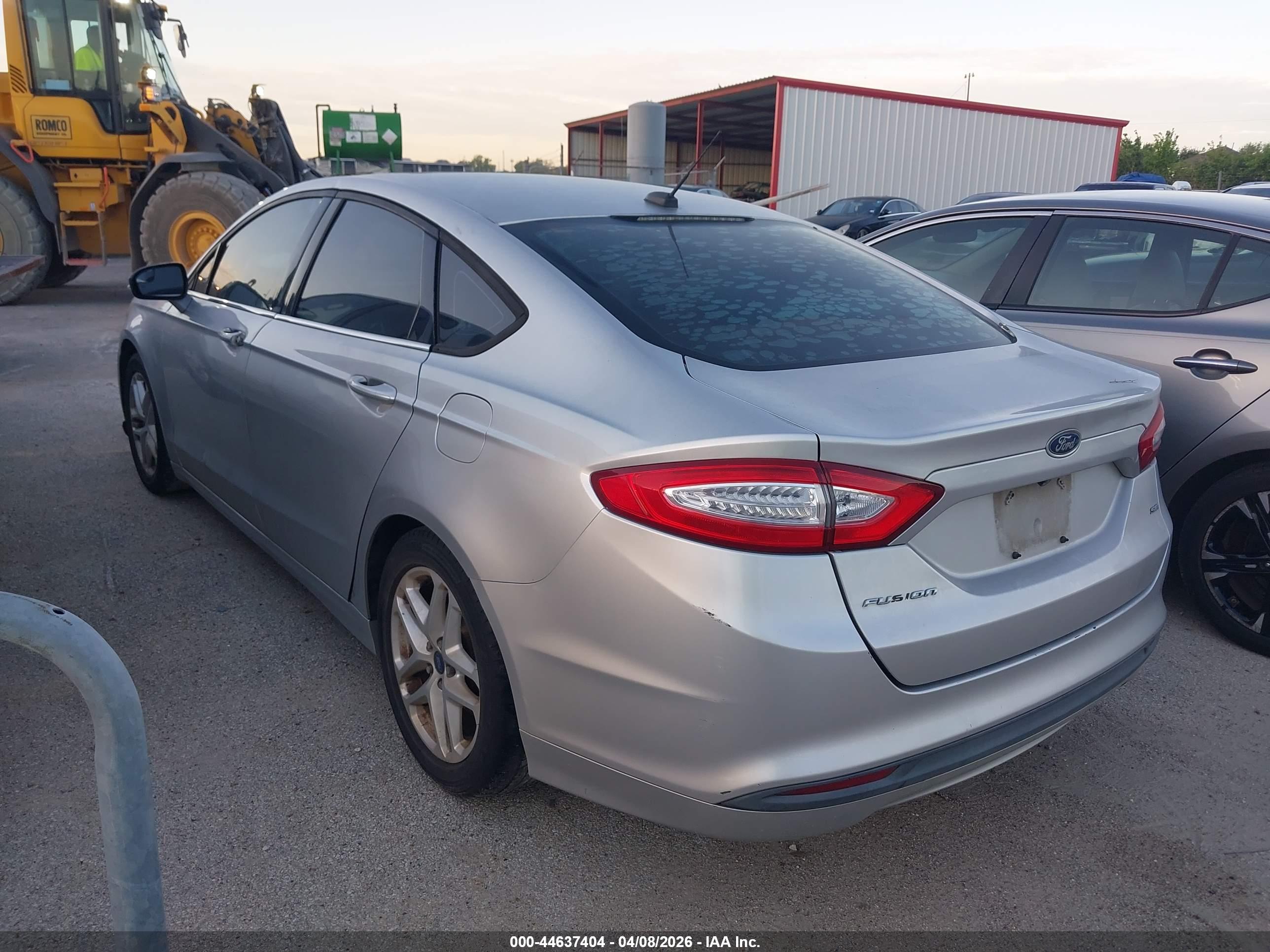 FORD FUSION image 3