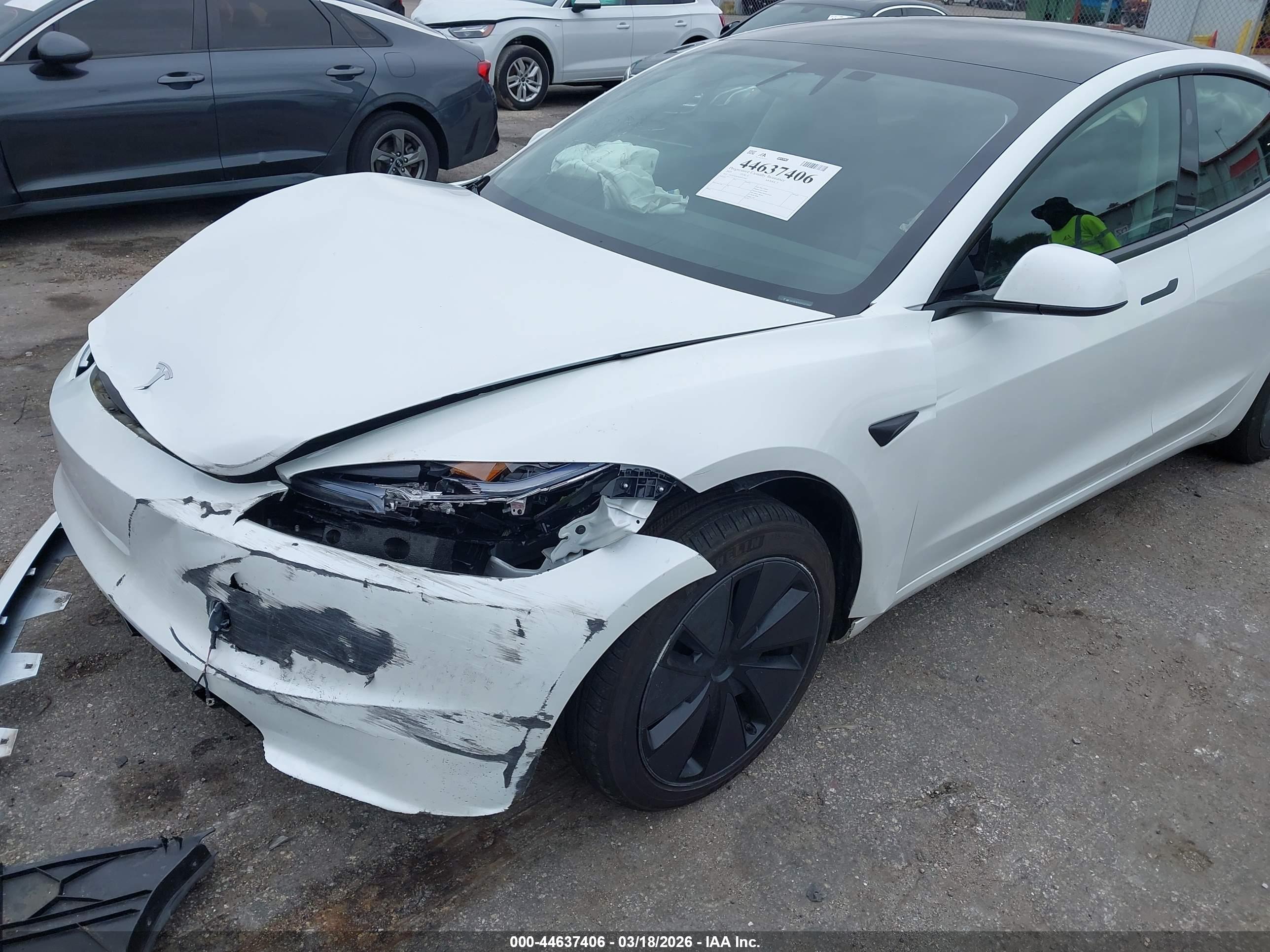TESLA MODEL image 6