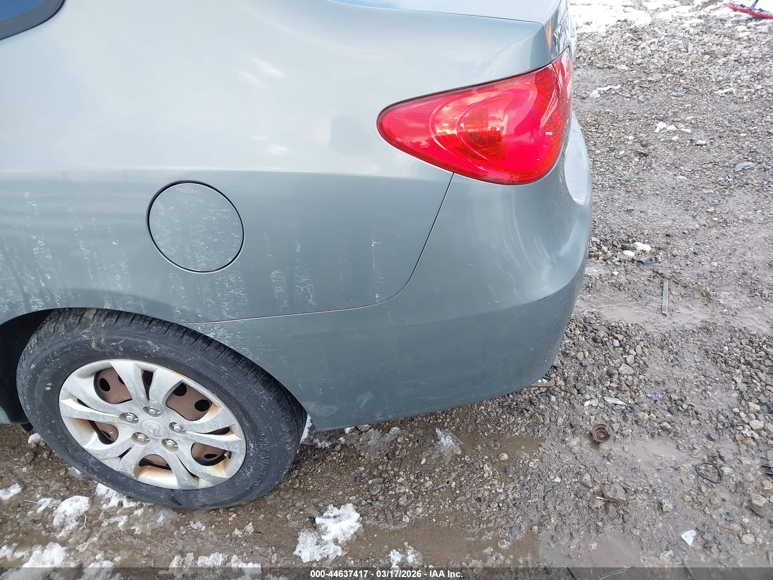 HYUNDAI ELANTRA image 6