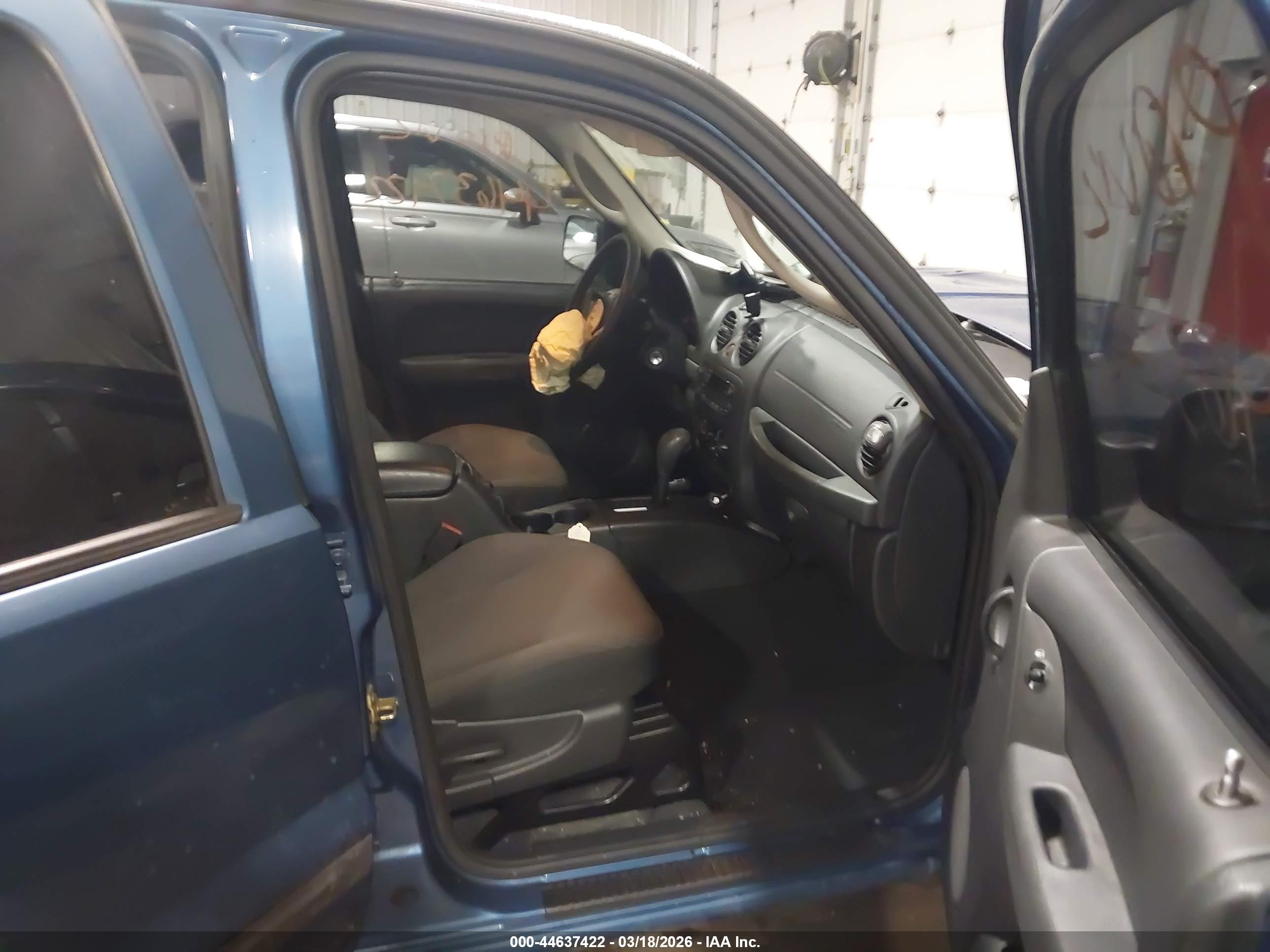 JEEP LIBERTY image 5