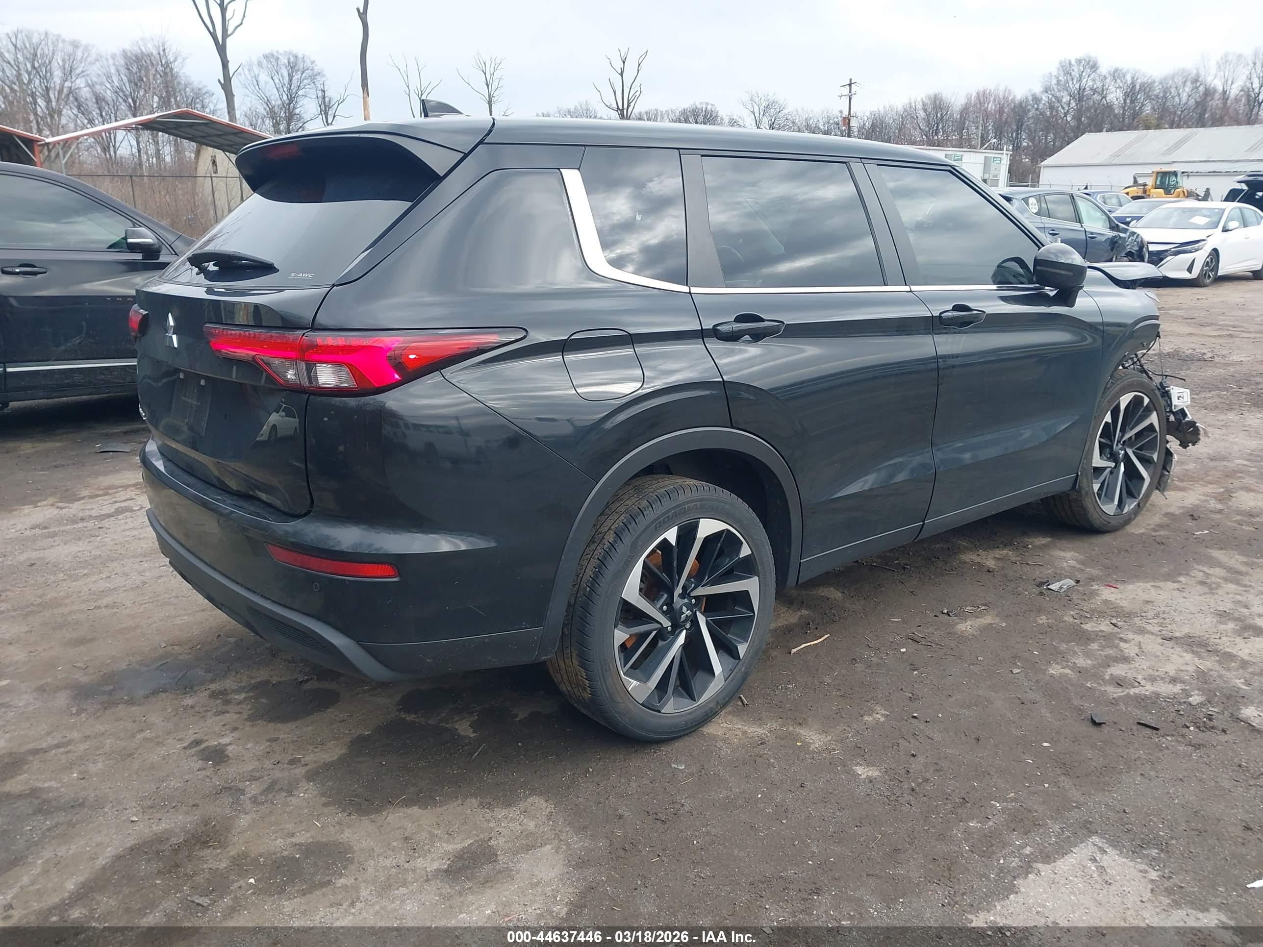 MITSUBISHI OUTLANDER image 4