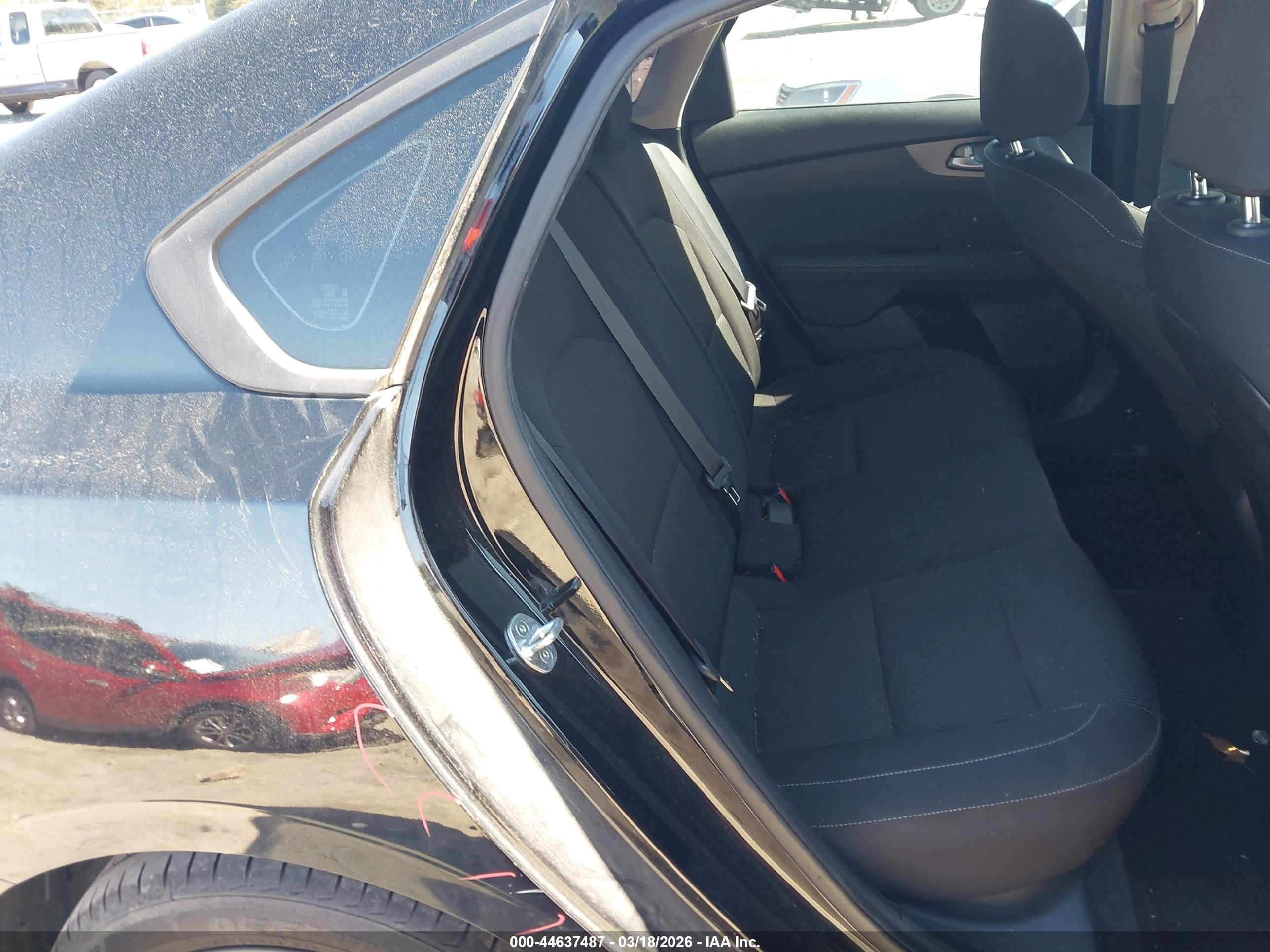KIA FORTE image 8