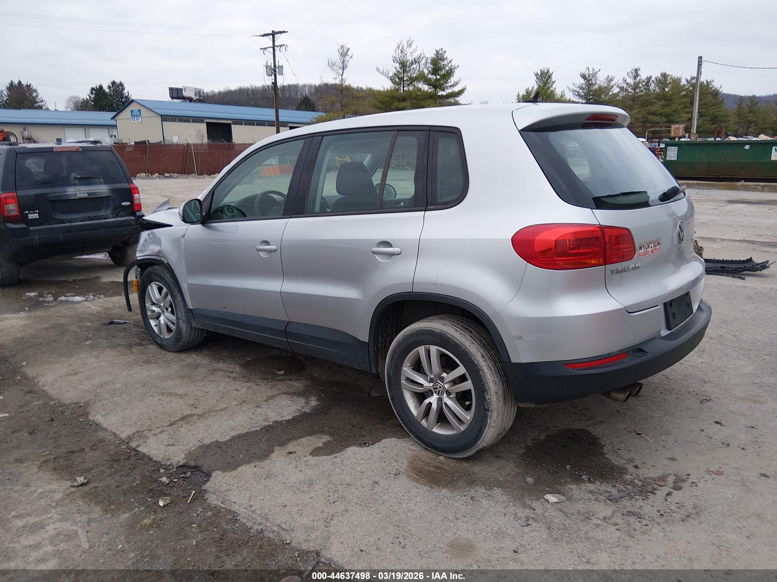 VOLKSWAGEN TIGUAN image 3