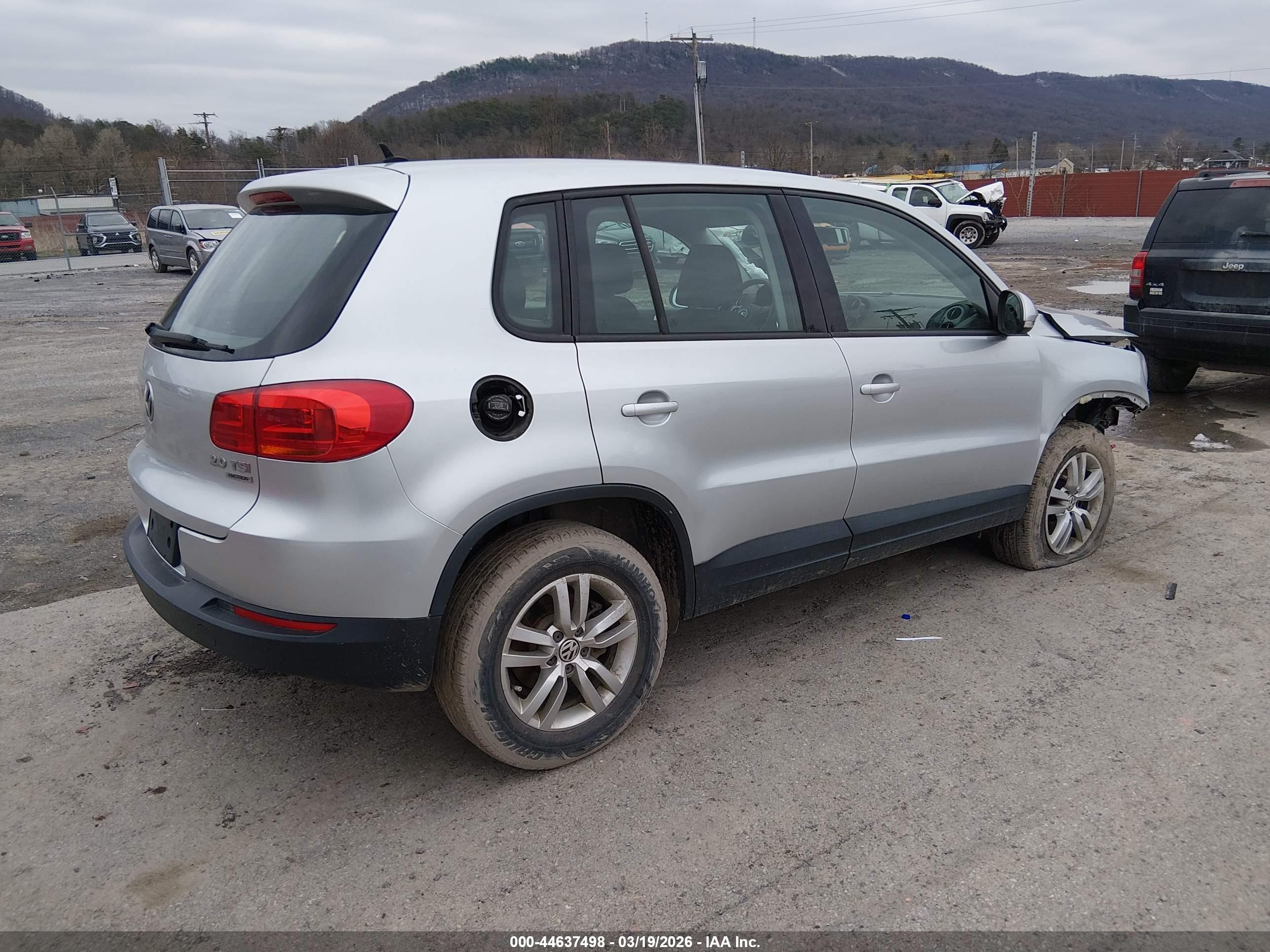 VOLKSWAGEN TIGUAN image 4