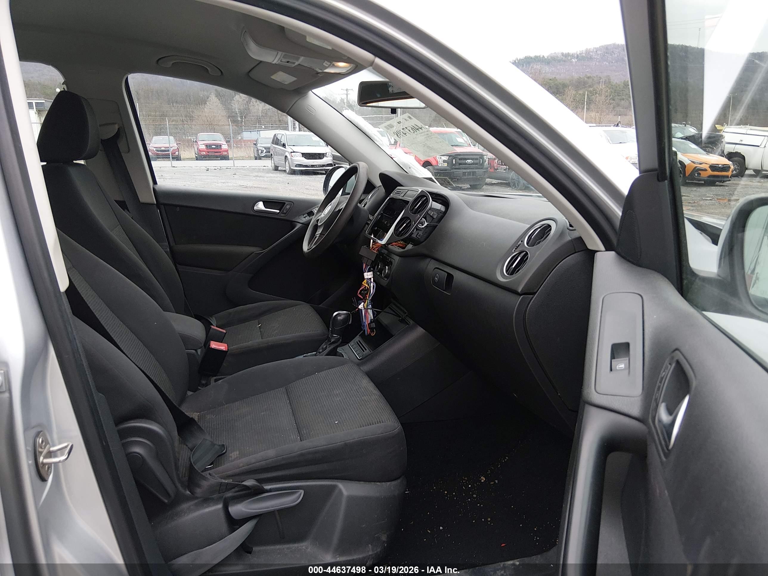 VOLKSWAGEN TIGUAN image 5