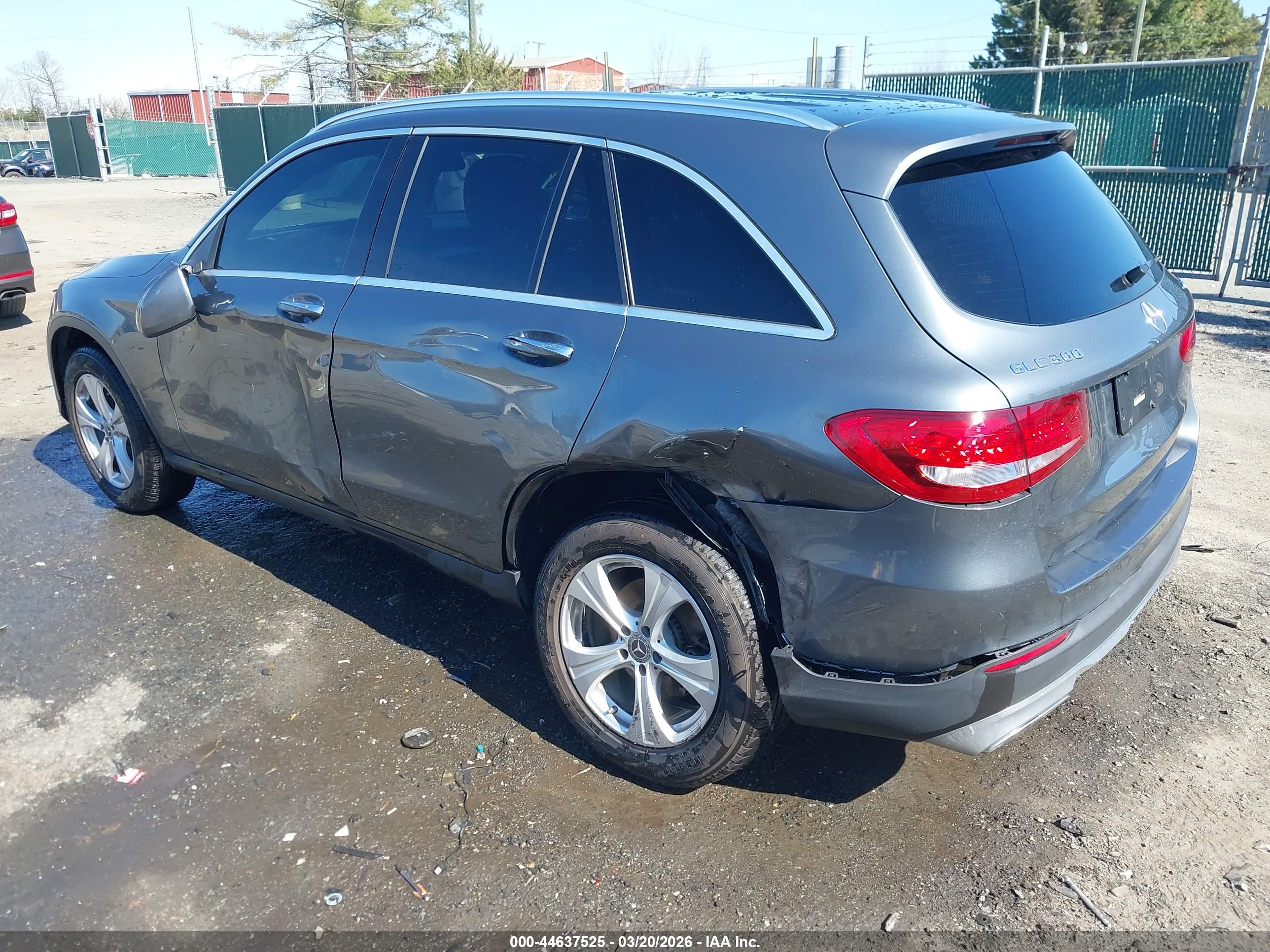 MERCEDES-BENZ GLC image 3