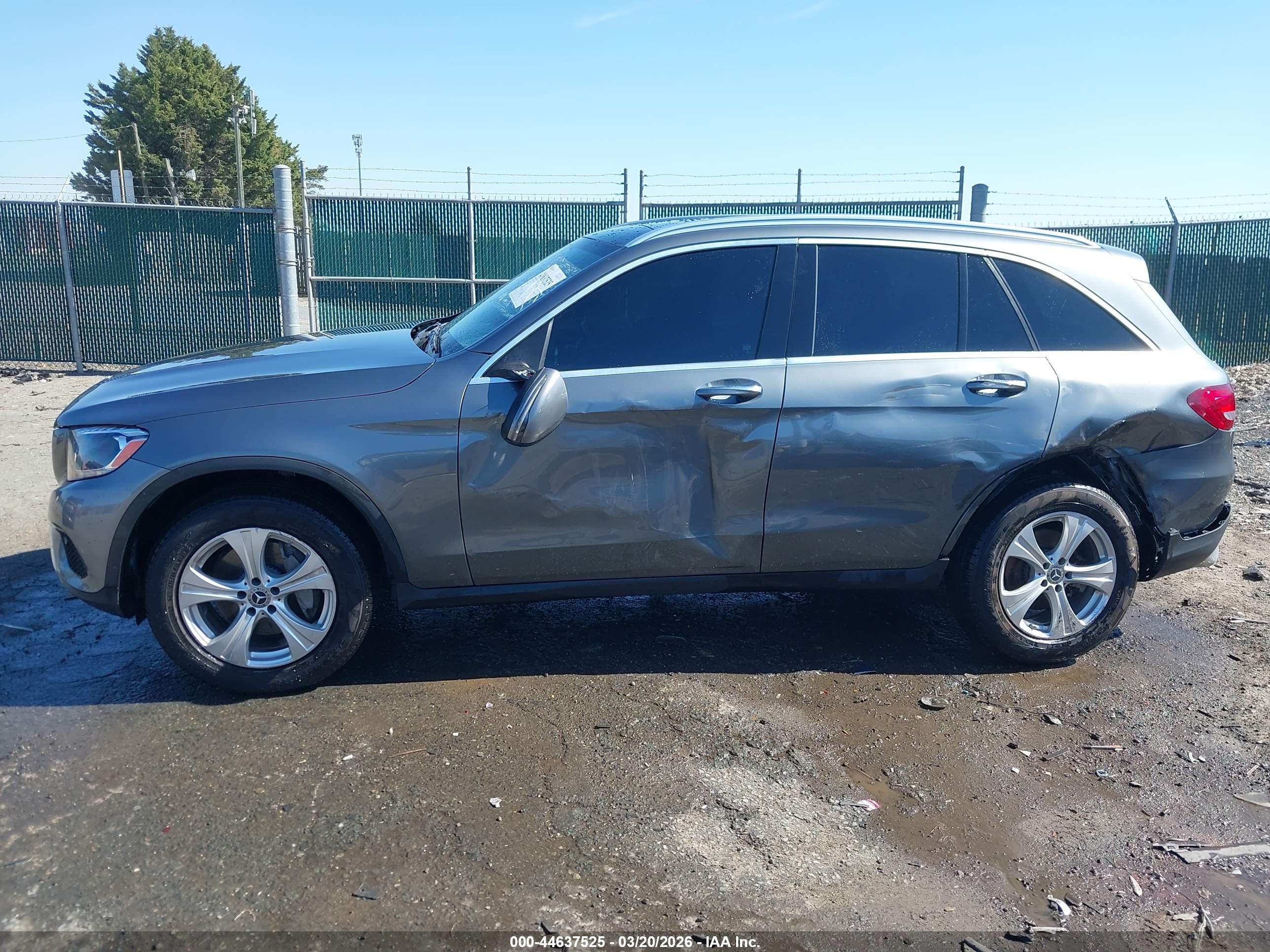 MERCEDES-BENZ GLC image 6